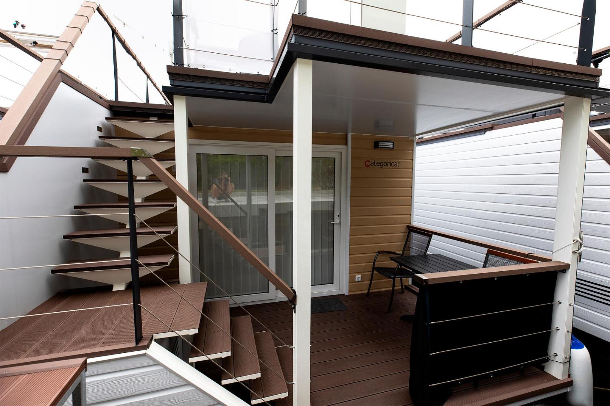 Categorical Floating House view 4