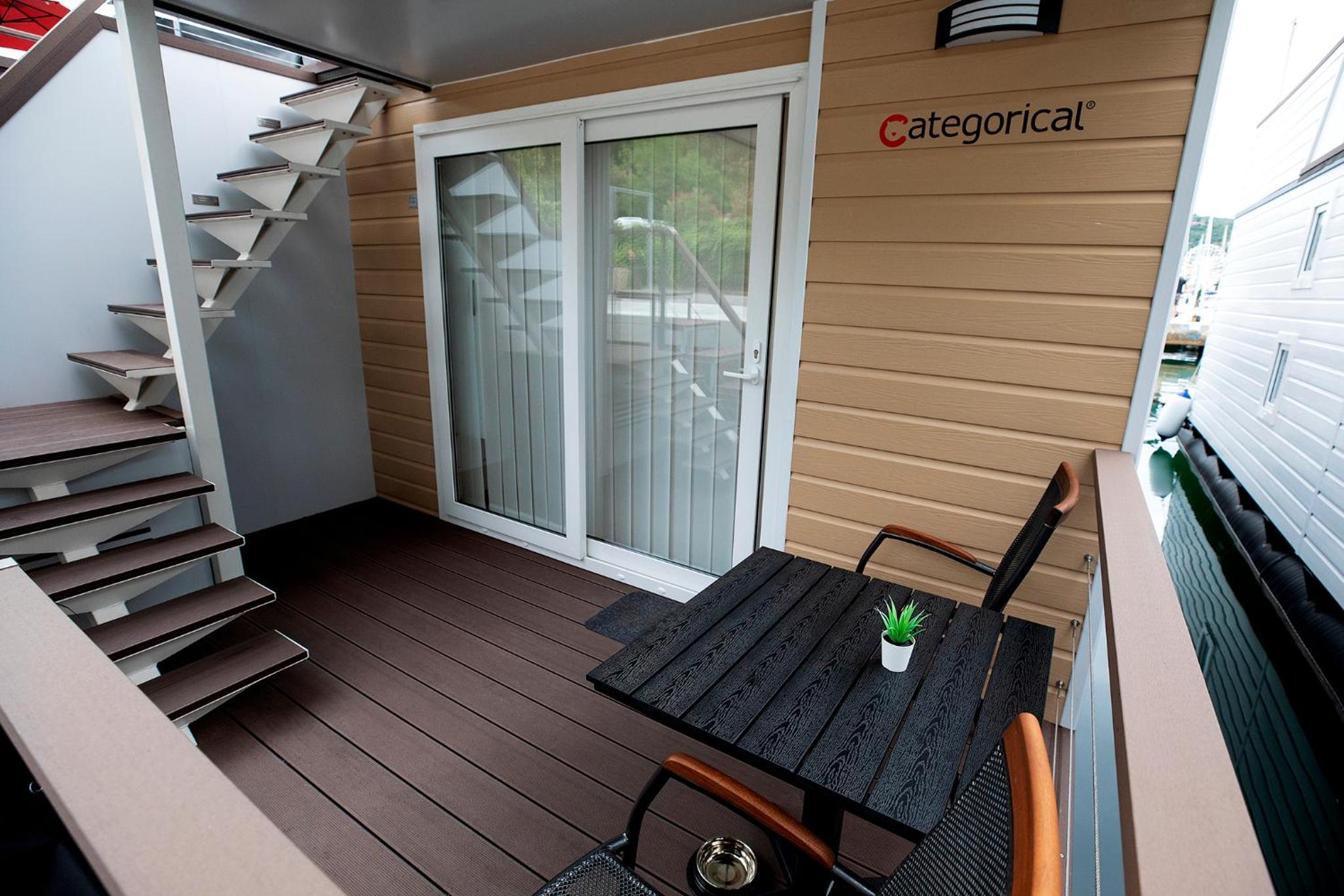 Categorical Floating House view 5
