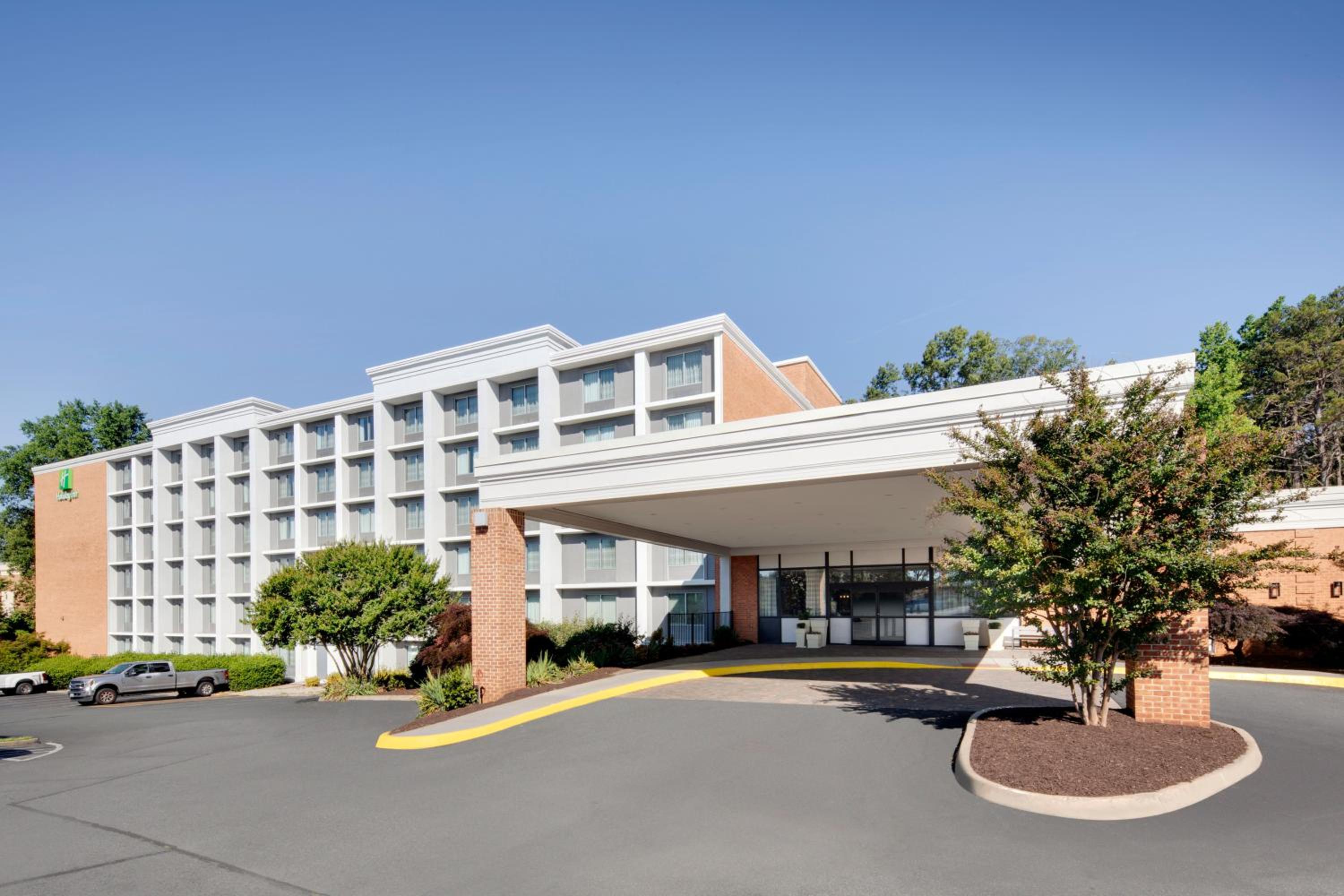 Hotel Holiday Inn University Area Charlottesville, an IHG Hotel - Image 1