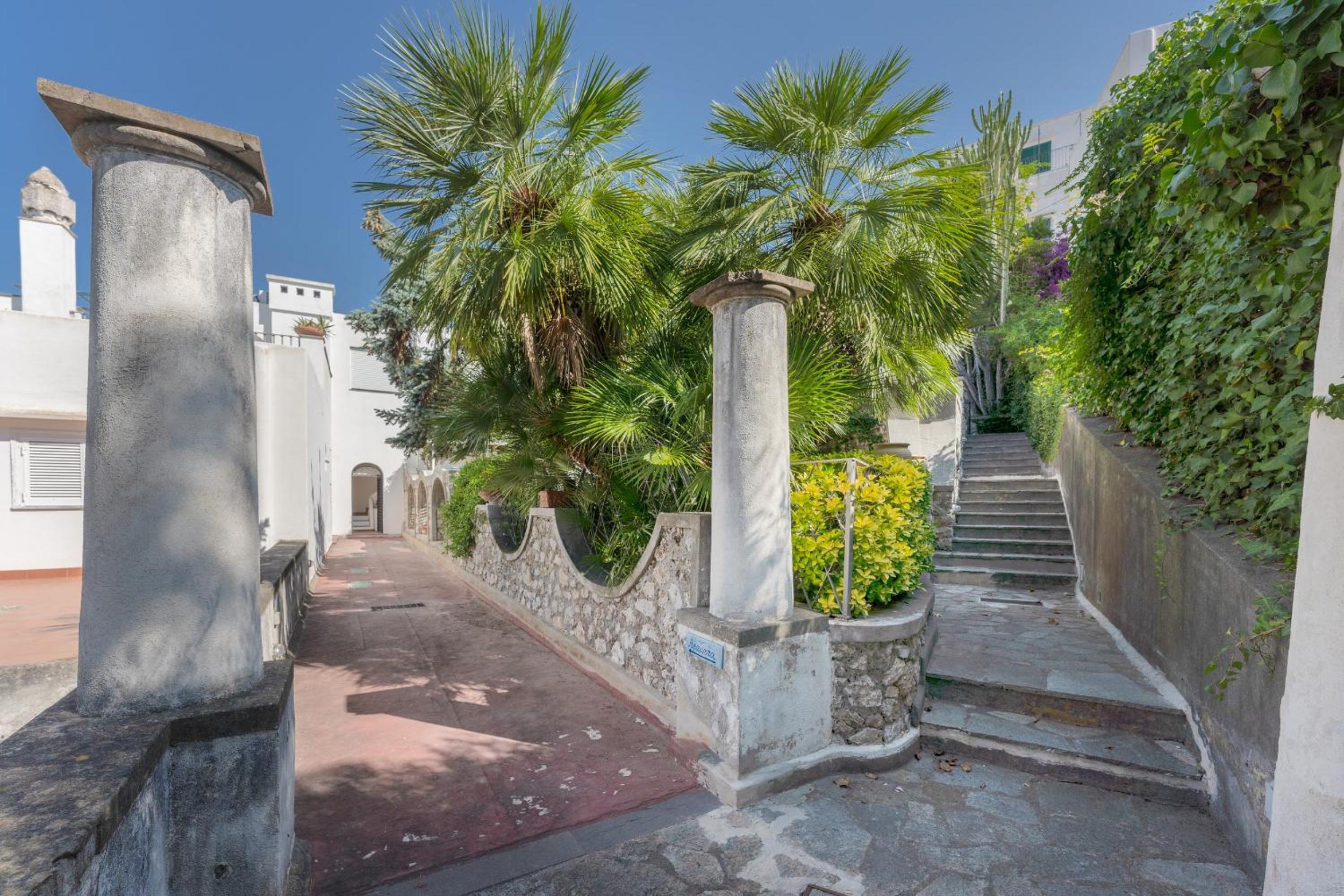 Azzurra, Capri view 3