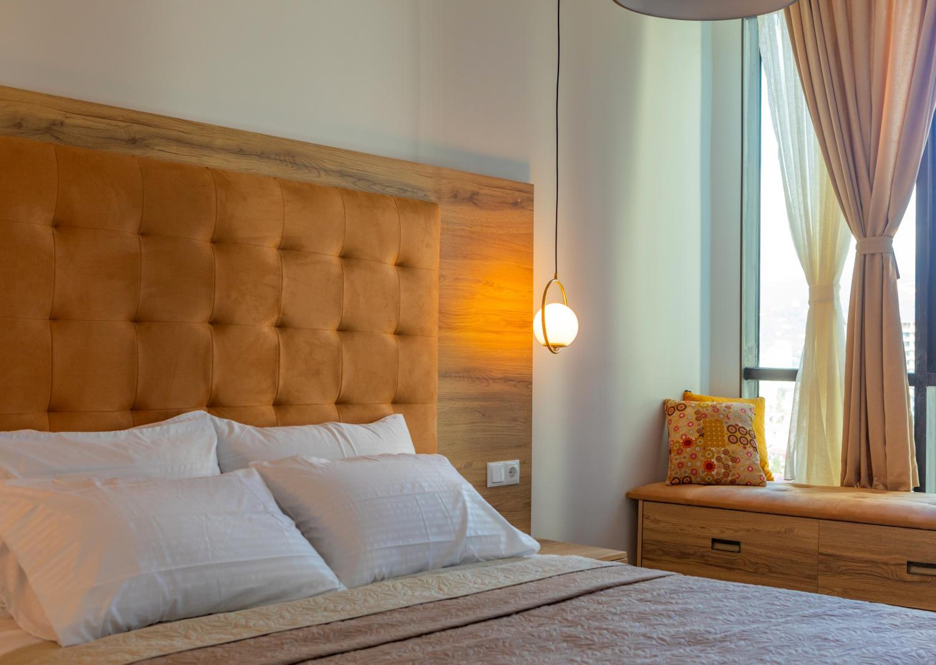 Entire flat with city skyline view - two bedrooms view 3