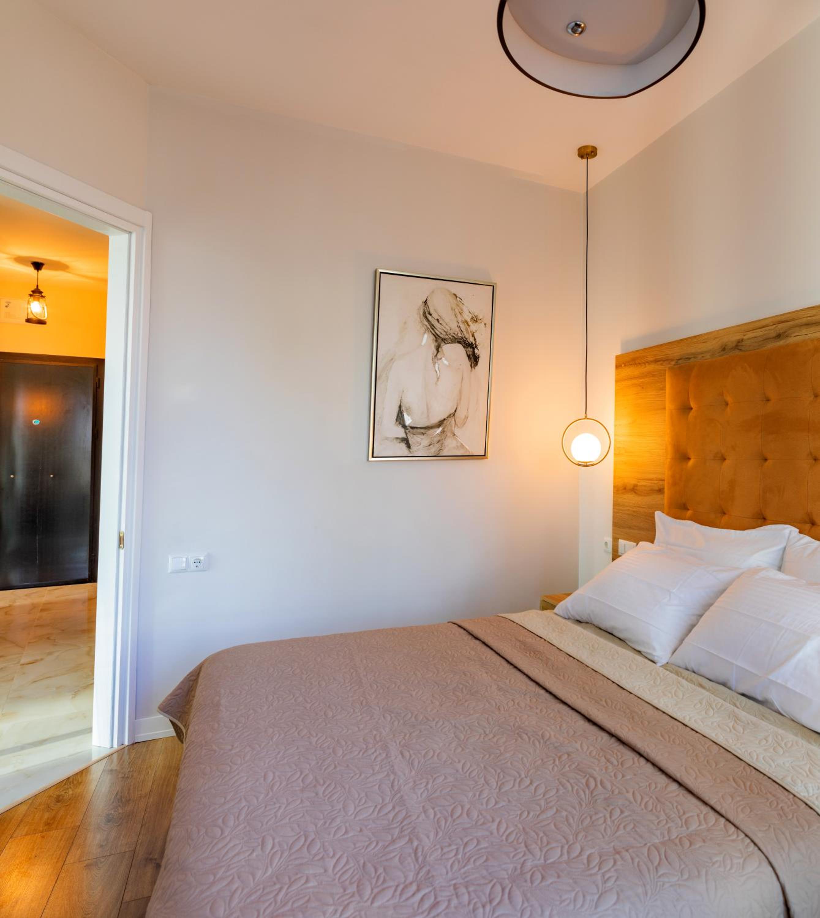 Entire flat with city skyline view - two bedrooms view 5