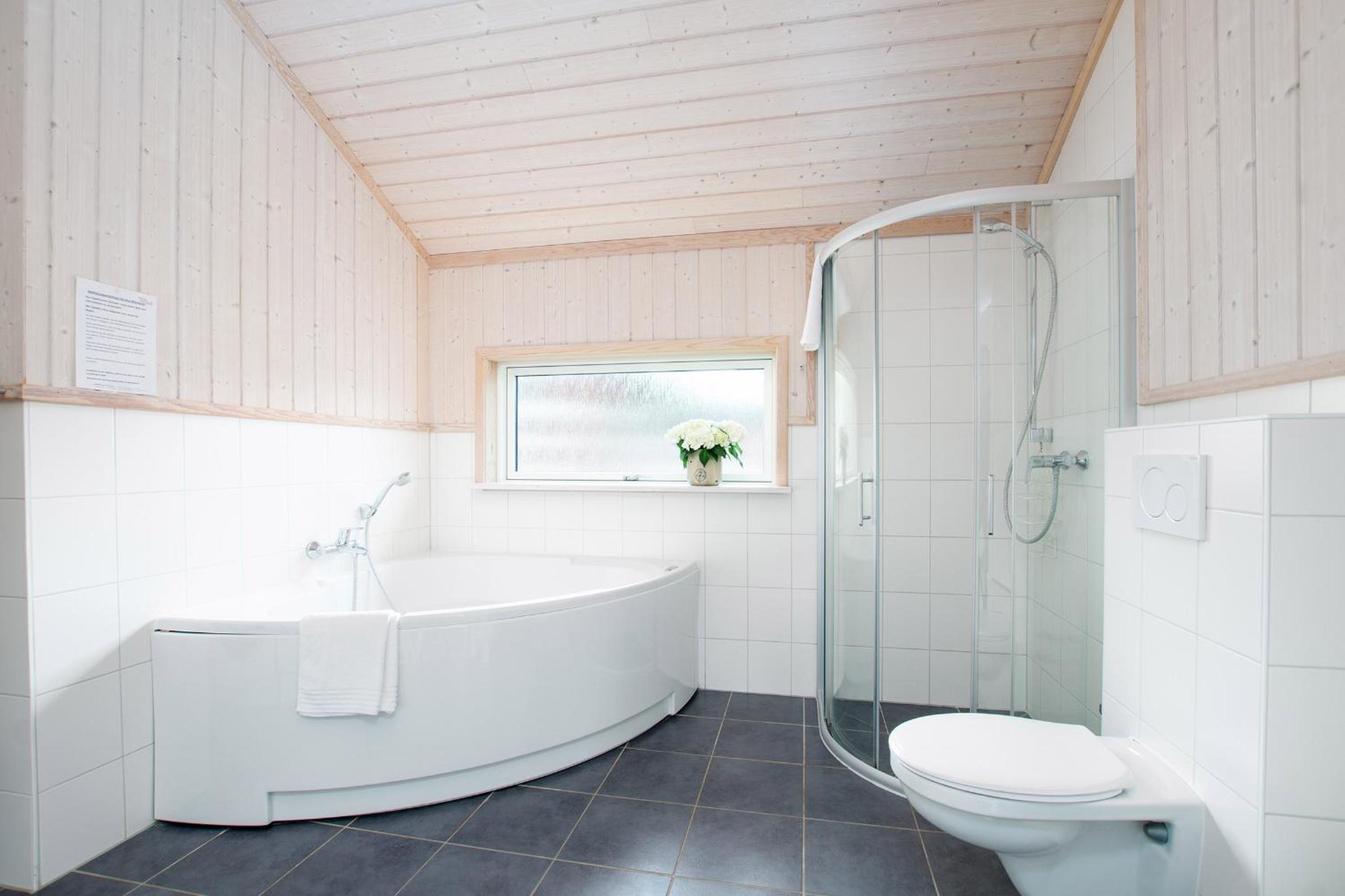 Resort 1 Surfer's Residence E 164