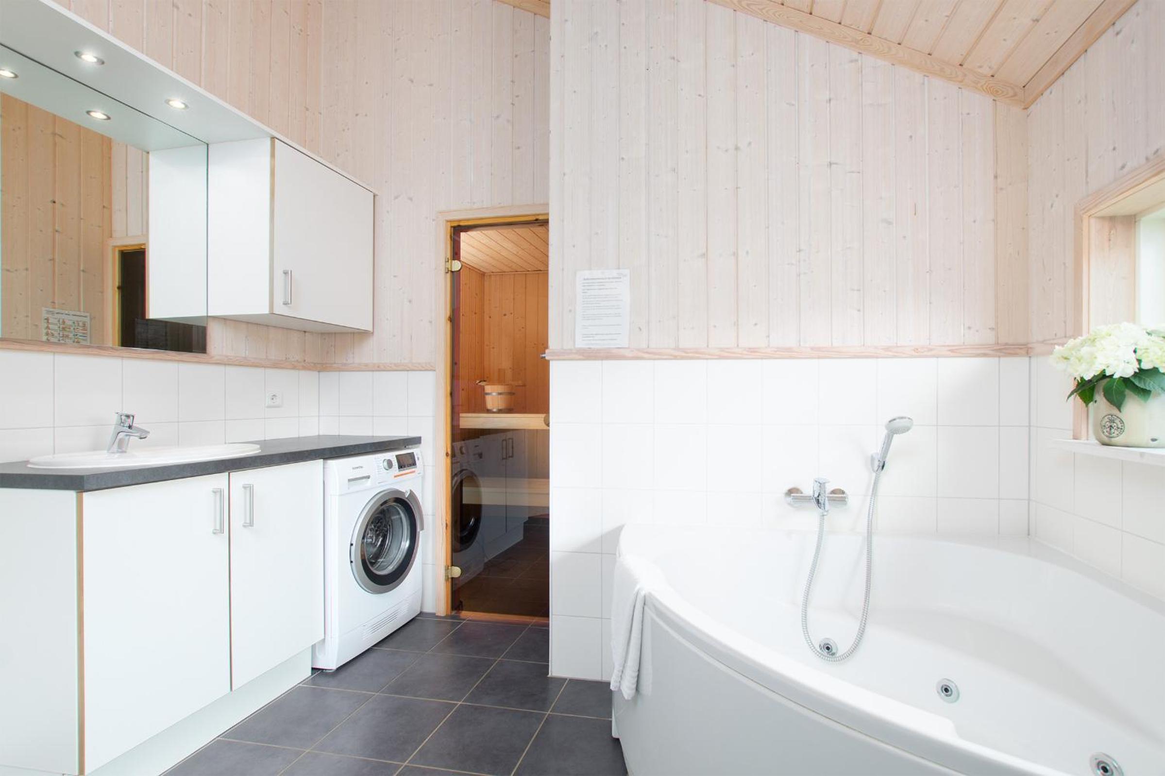 Resort 1 Surfer's Residence E 164
