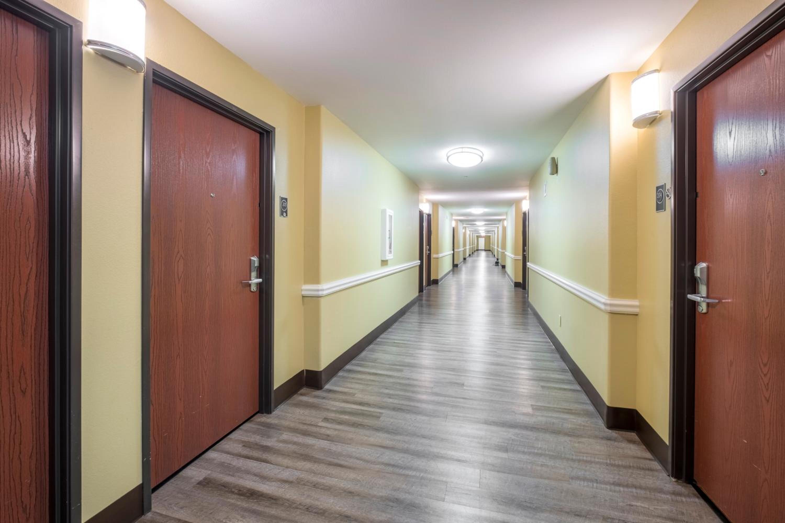 Lake Charles Vacations - Red Roof Inn Suites Lake Charles - Property Image 21