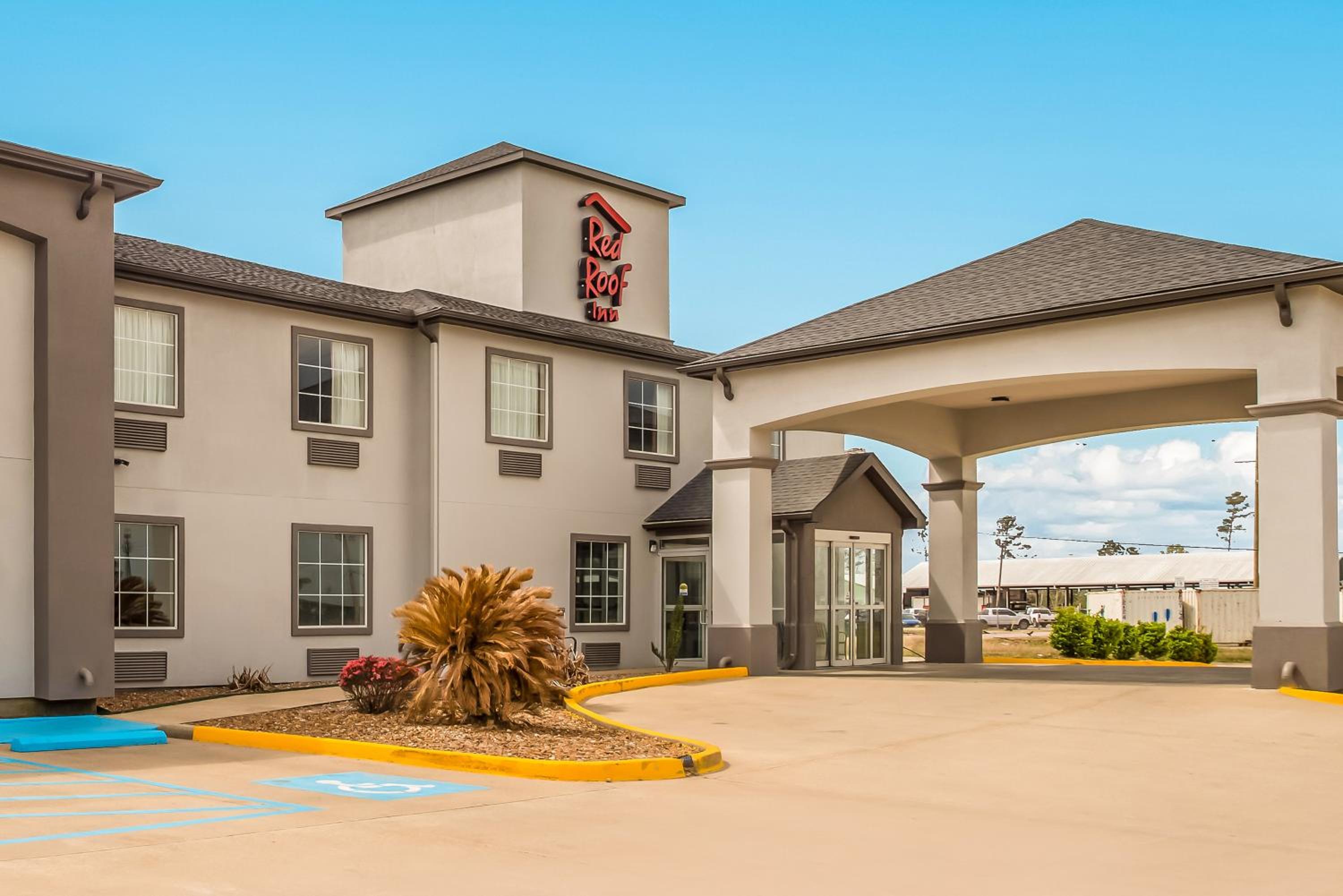 Kinder Vacations - Red Roof Inn  Suites Lake Charles - Property Image 1