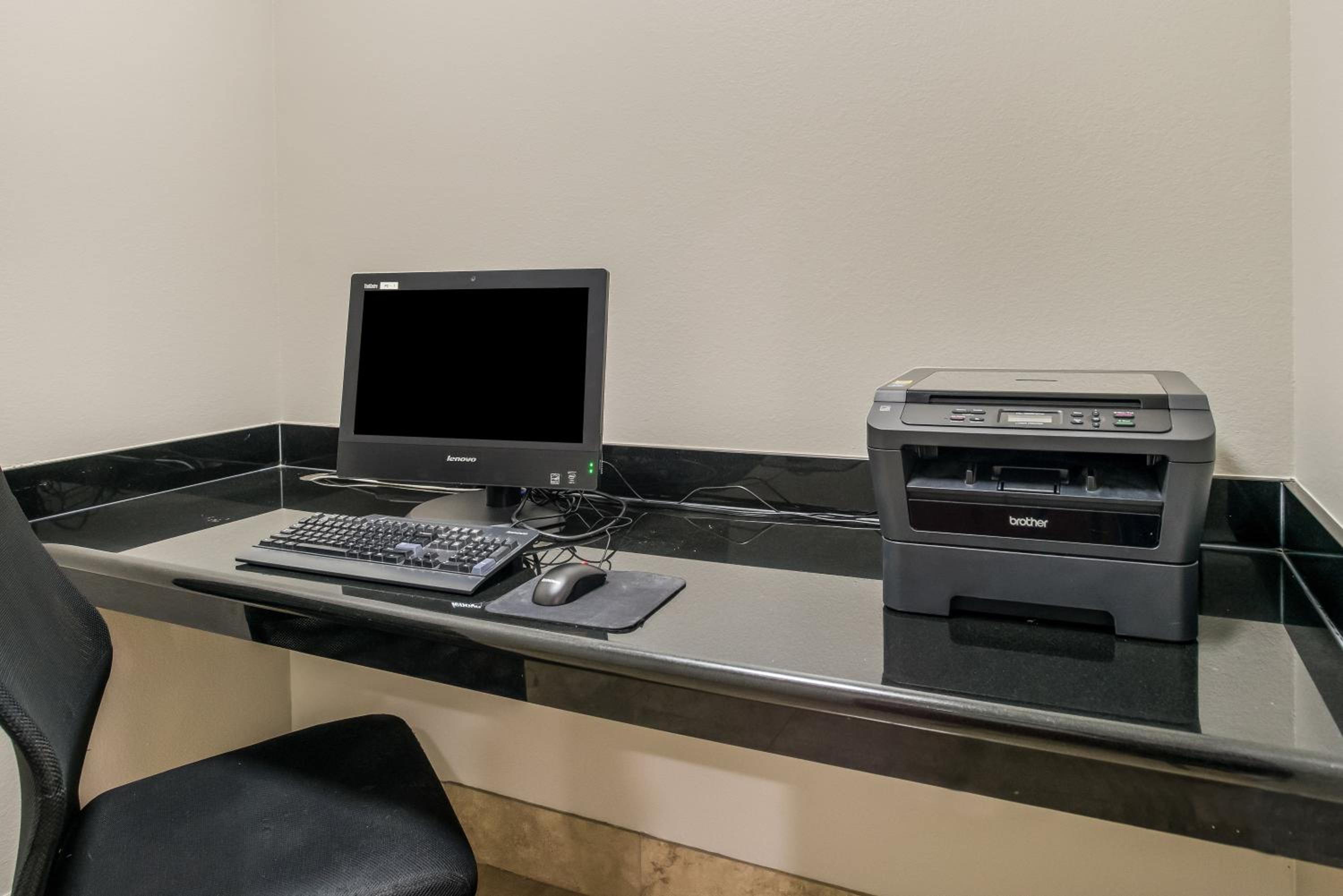 Lake Charles Vacations - Red Roof Inn Suites Lake Charles - Property Image 18