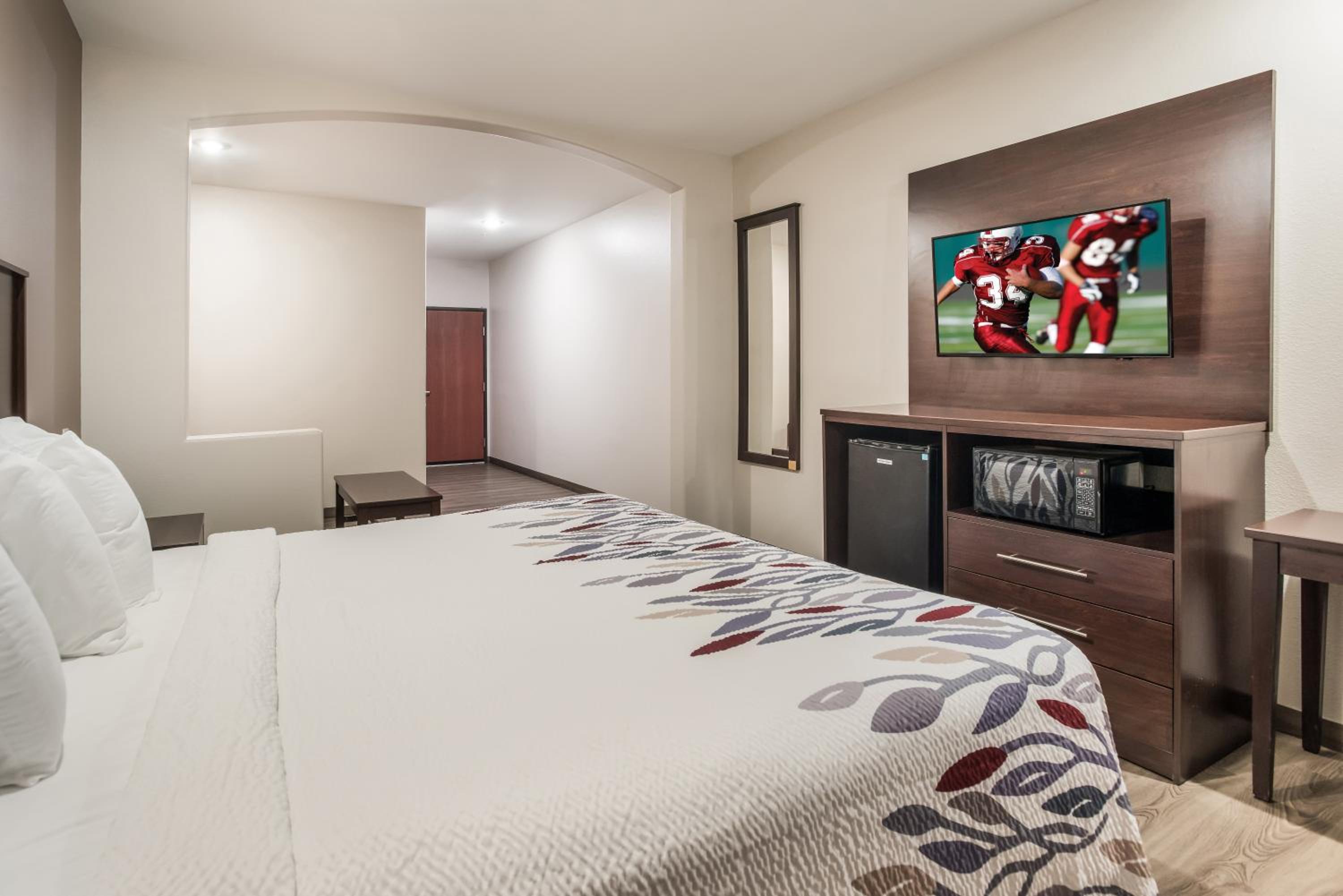 Lake Charles Vacations - Red Roof Inn Suites Lake Charles - Property Image 27