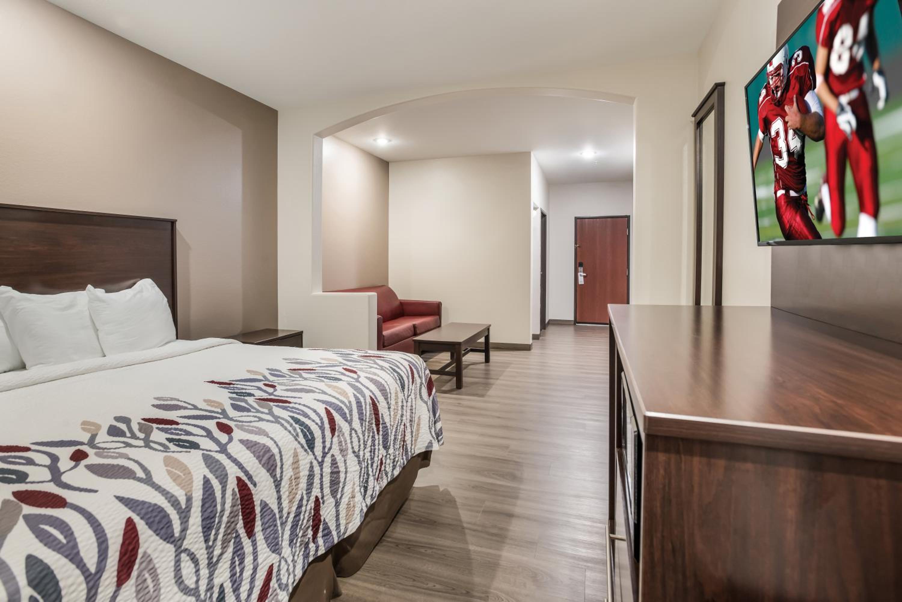Lake Charles Vacations - Red Roof Inn Suites Lake Charles - Property Image 29