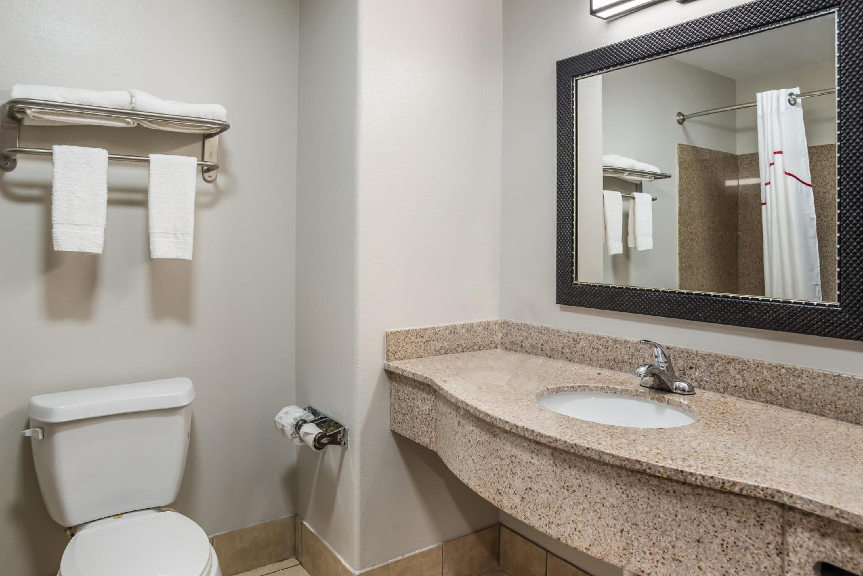 Lake Charles Vacations - Red Roof Inn Suites Lake Charles - Property Image 40