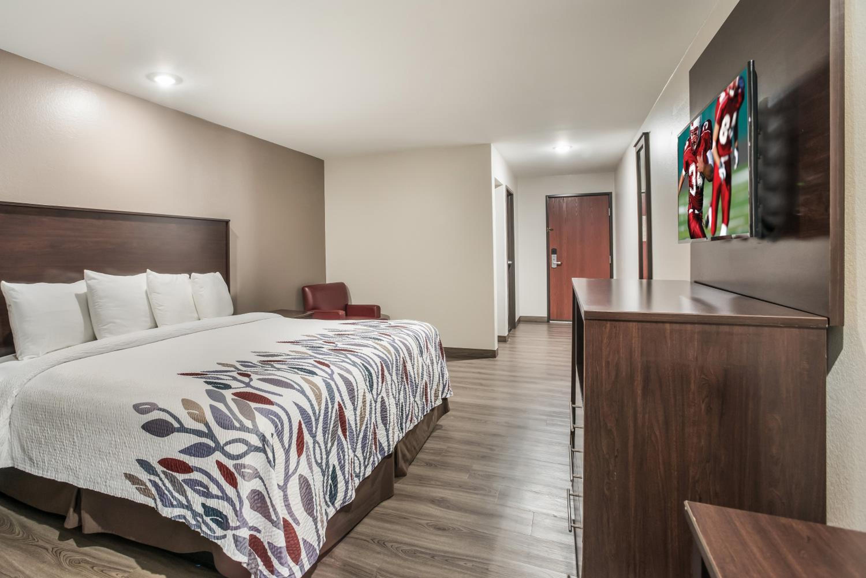 Lake Charles Vacations - Red Roof Inn Suites Lake Charles - Property Image 33