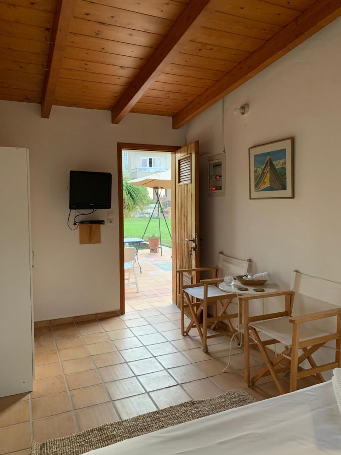 The Orange Grove Garden Room
