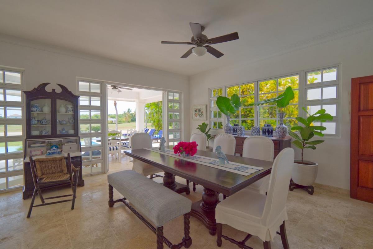 Cozy 4BDR villa in luxury beach resort with service staff and view of La Cana golf course view 4