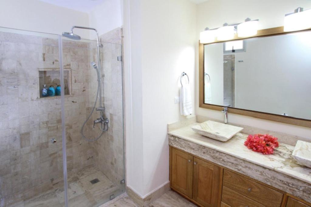 Spacious 3 BDR fully-equipped condo with pool and golf view view 2