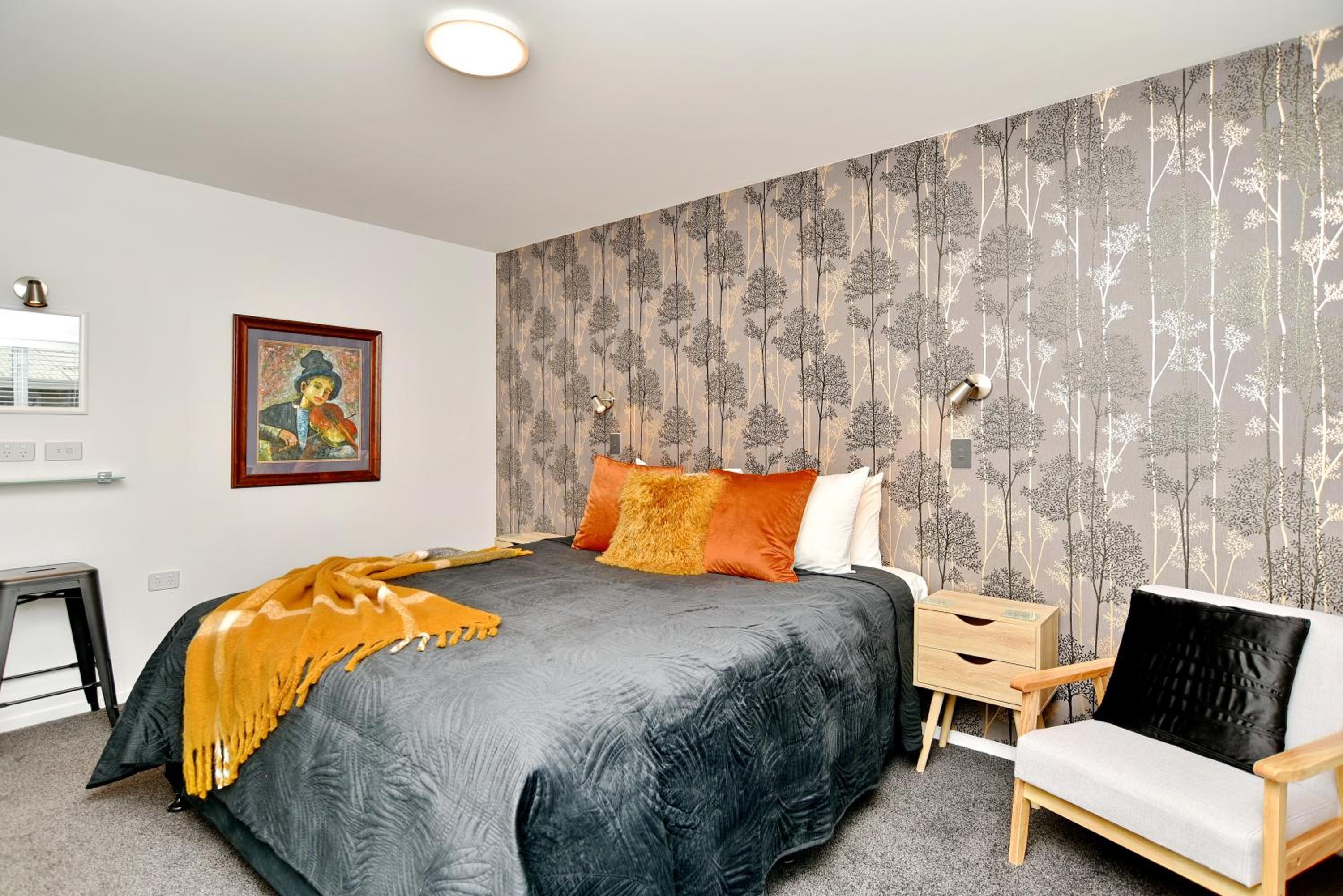 Brockworth Place - Christchurch Holiday Homes