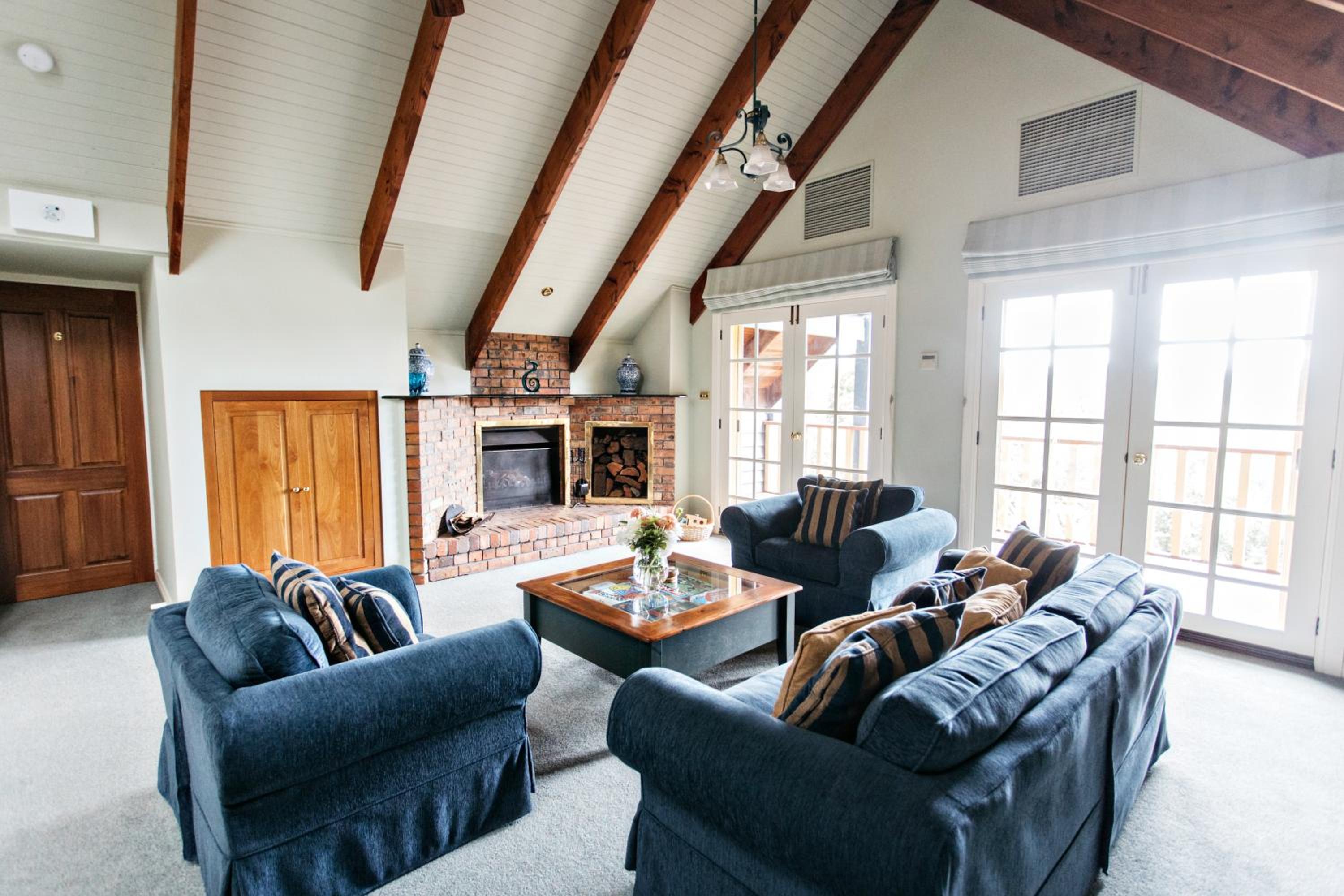 Lawson Lodge Country Estate