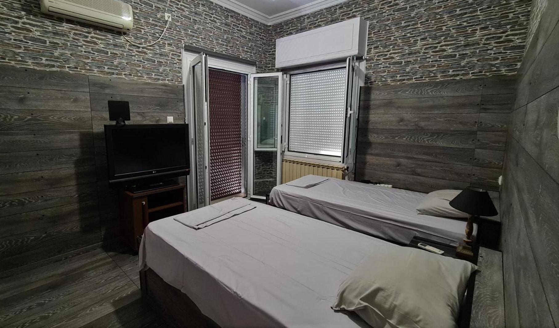 Zefyros Super Cool Apartments next to Alimos Riviera
