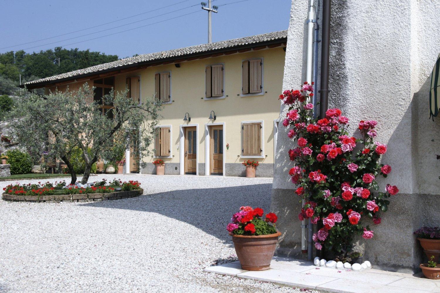 Hotel Agriturismo Corte dei Fiori - Image 1