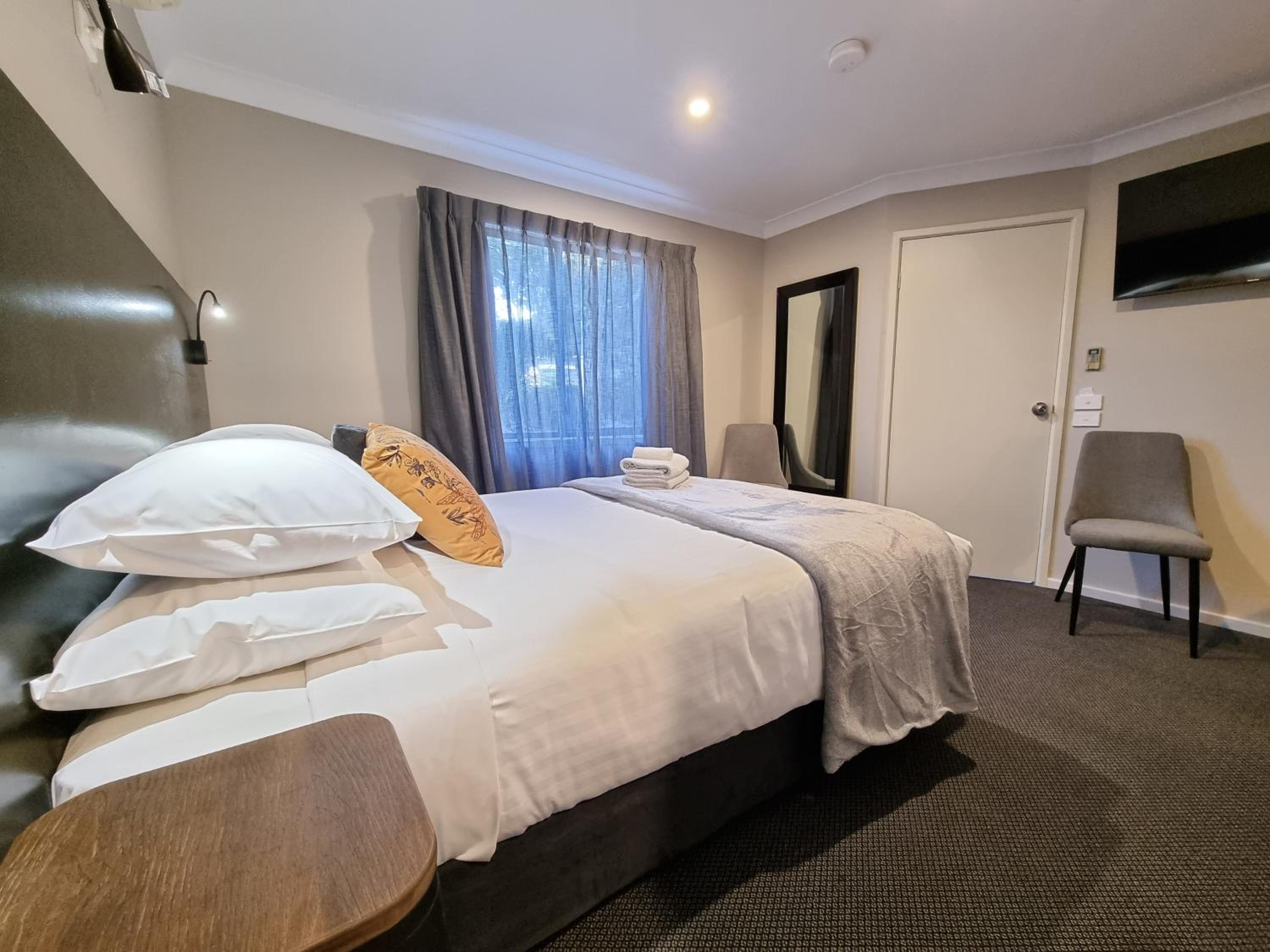 Blue Wren Lodge Waratah view 5