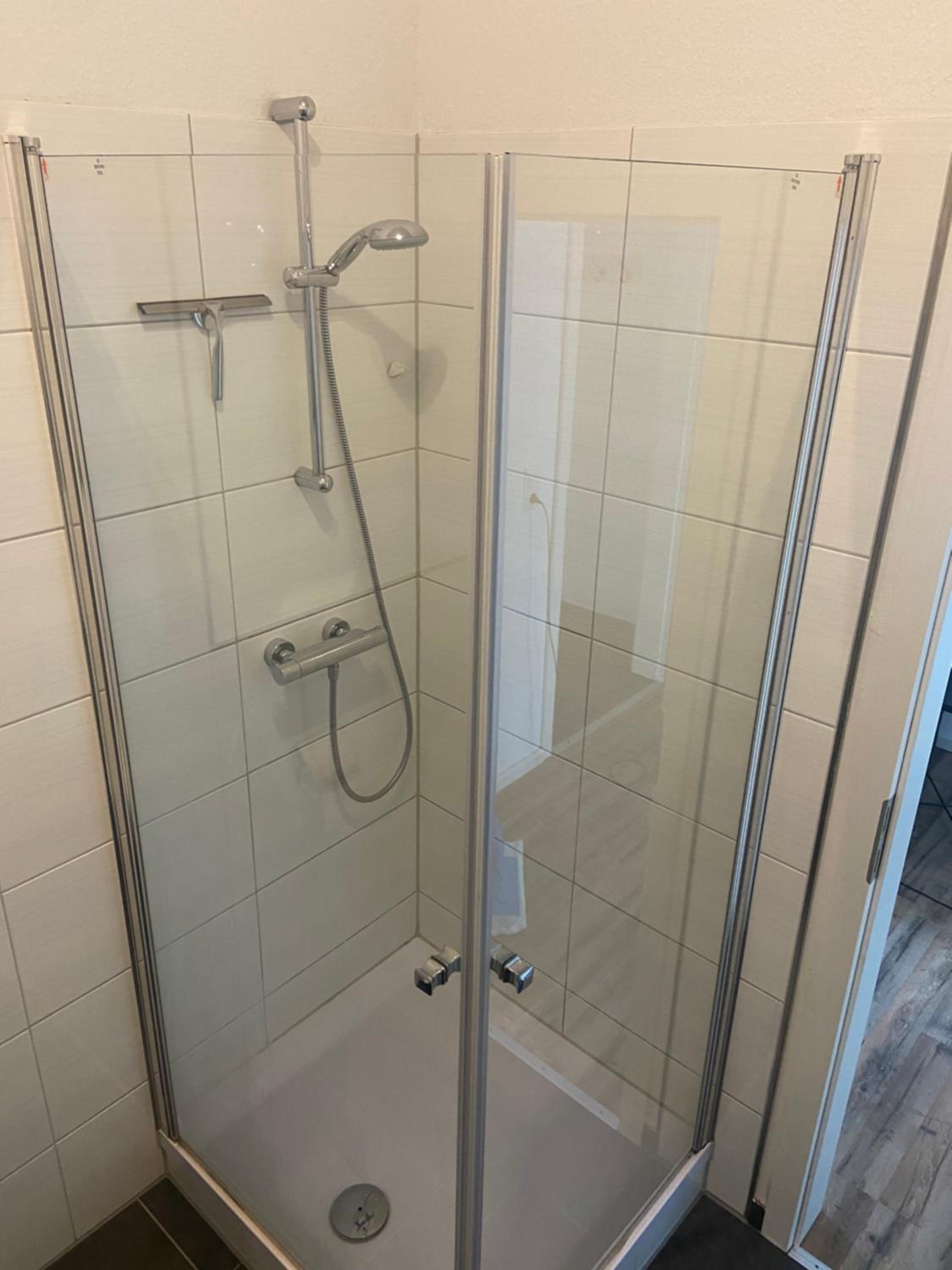Ferienwohnung Robbe en Wilhelmshaven — bathroom