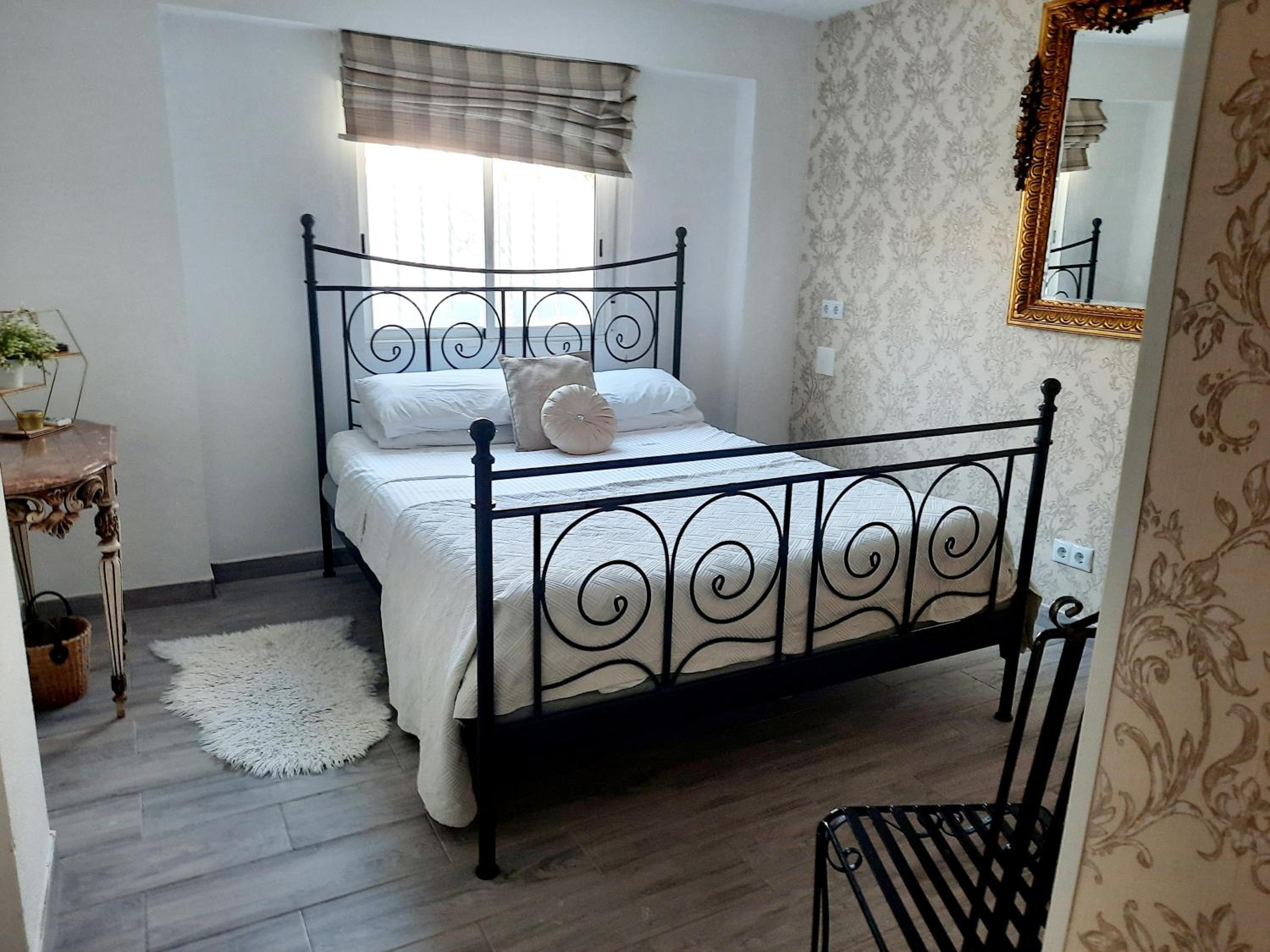 Fabulous detached large villa 5 bedrooms 3 bathrooms backing onto Villamartin Golf Course view 5