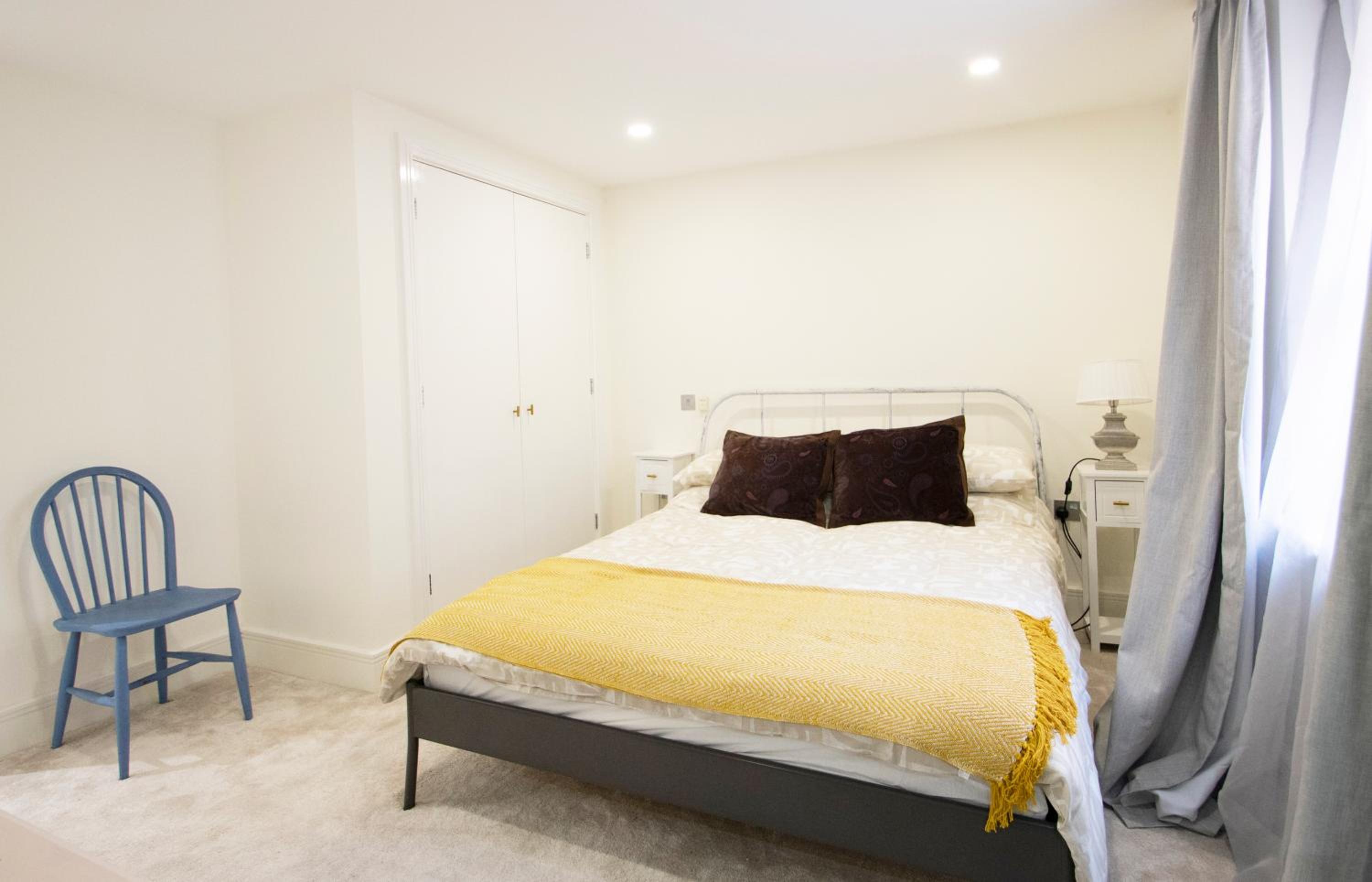 Modern apartment in Leamington Spa City Centre view 2