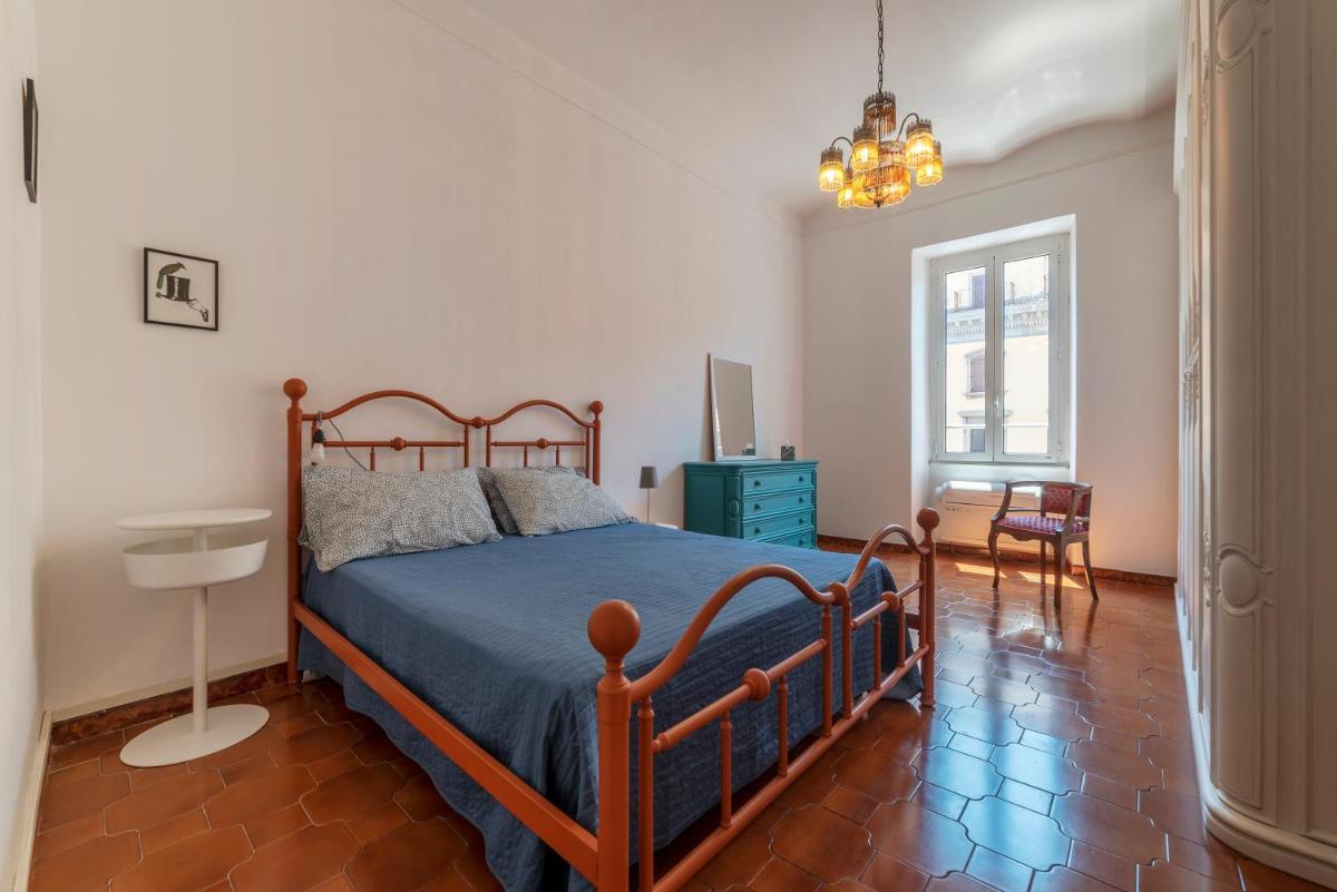 Santa Maria Maggiore Roomy and Bright Flat