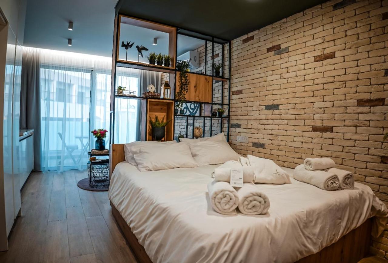 COSea Living: SeaSide Elegant Suite in Harbour 112