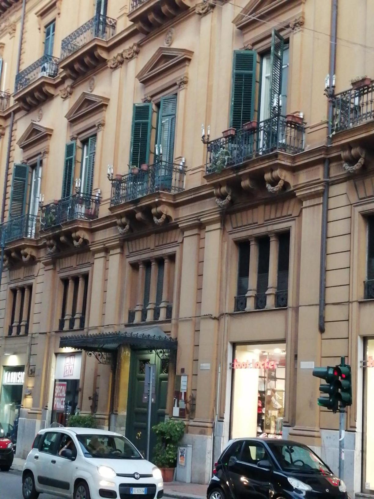 Suite Ruggero Settimo Palermo centro vicino Clinica Candela view 4