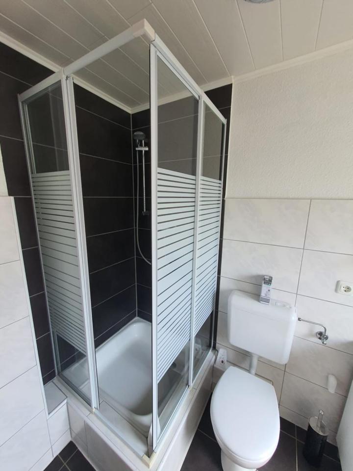 FEWO BEI LEHMANNS en Werl — bathroom
