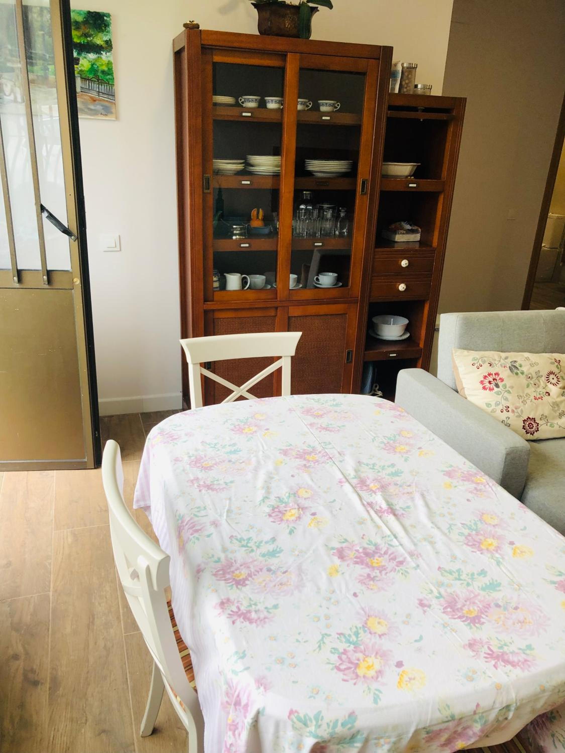 ROSALES Apartamento y jardín