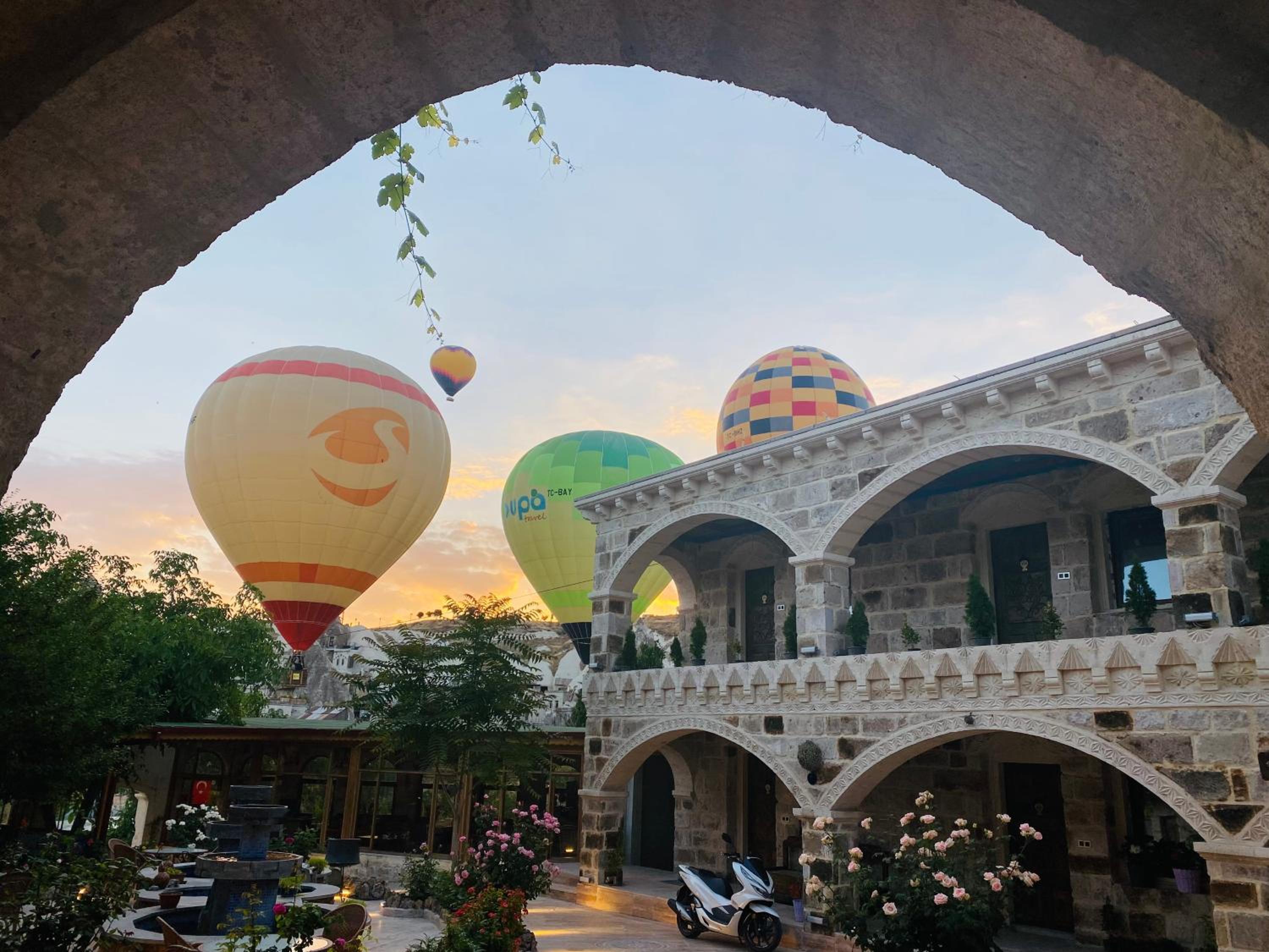 Kayatas Cave Suites - Image 124