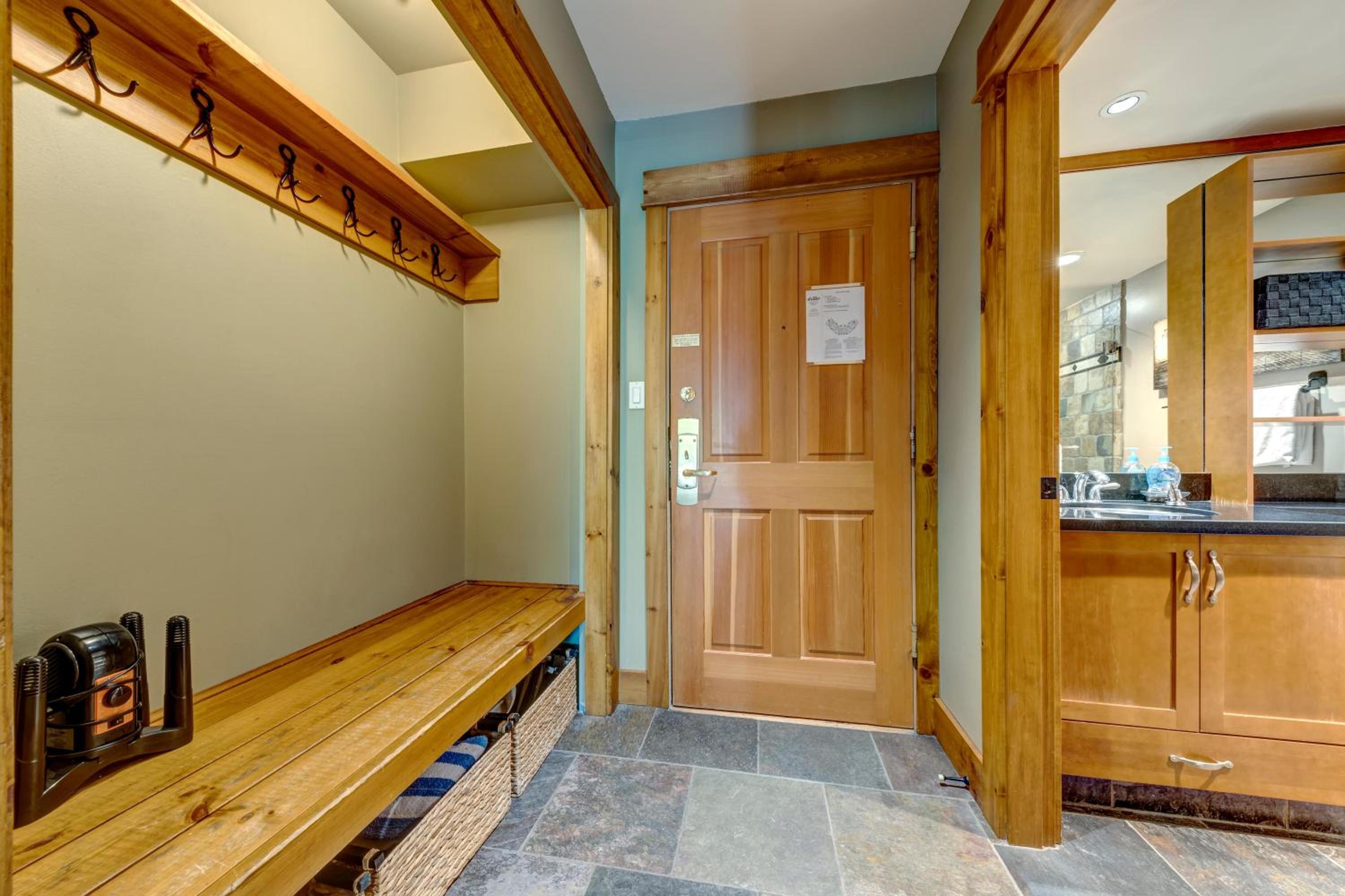Greystone Lodge 317 Ski-in Out