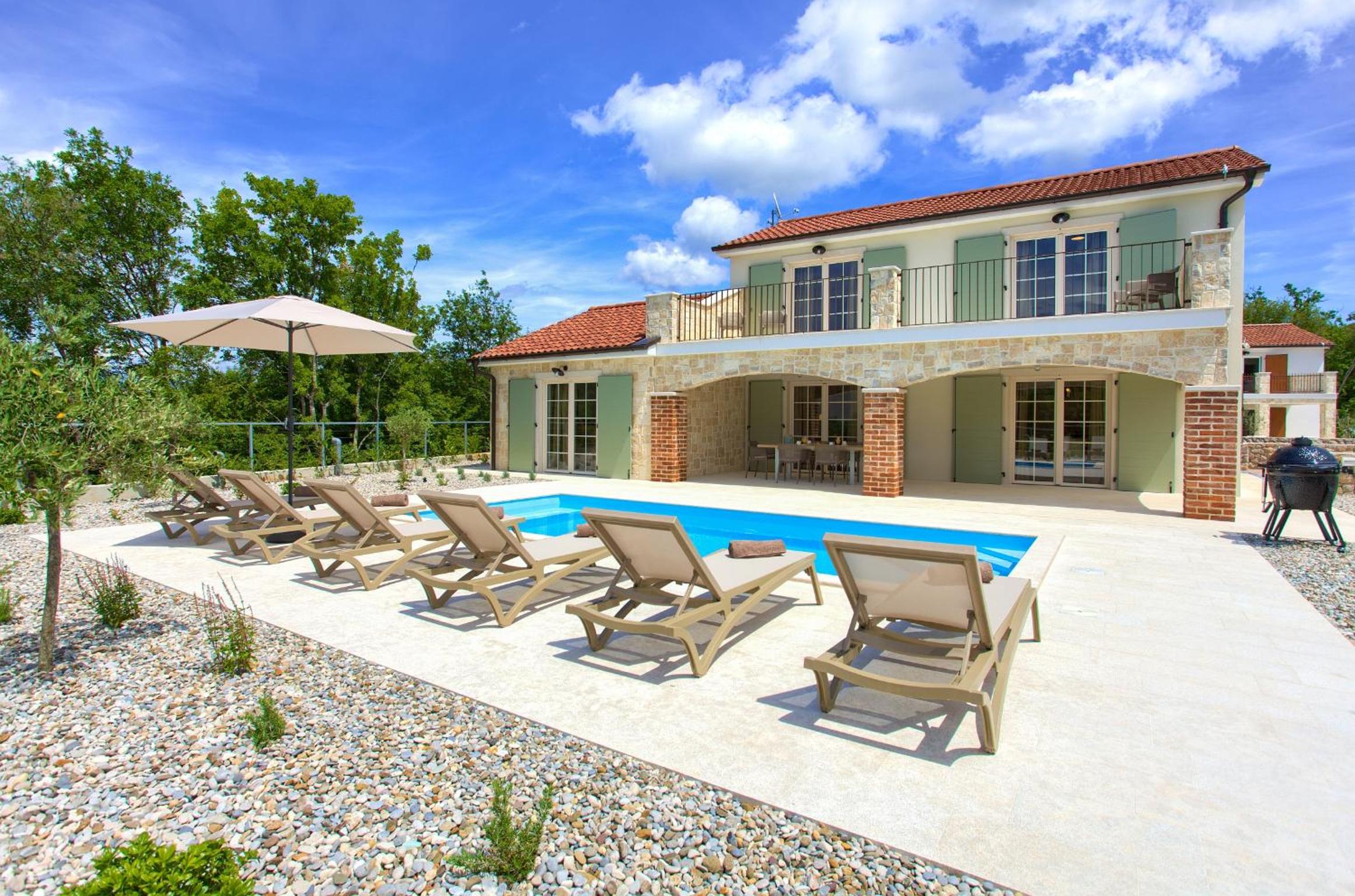 Villa Adria en Rasopasno — recepcion & lobby