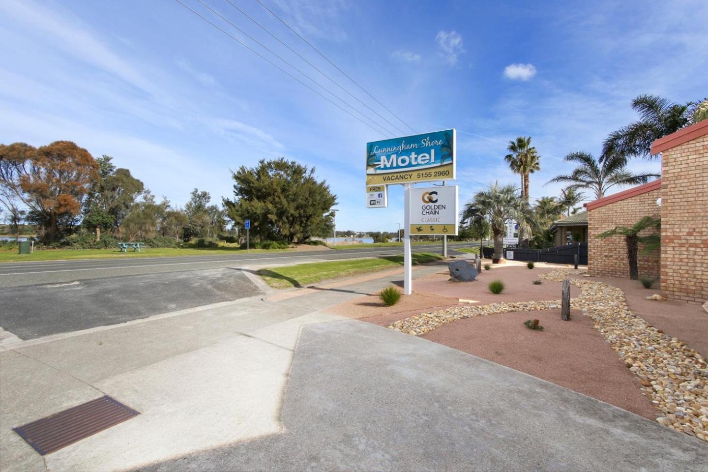 Cunningham Shore Motel