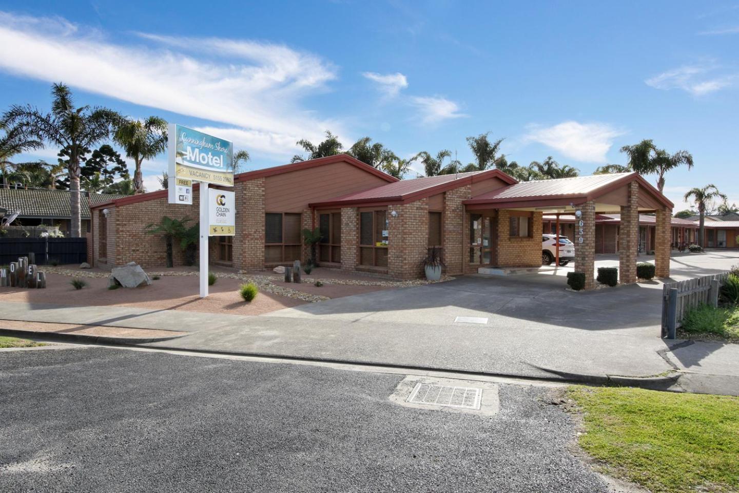 Cunningham Shore Motel