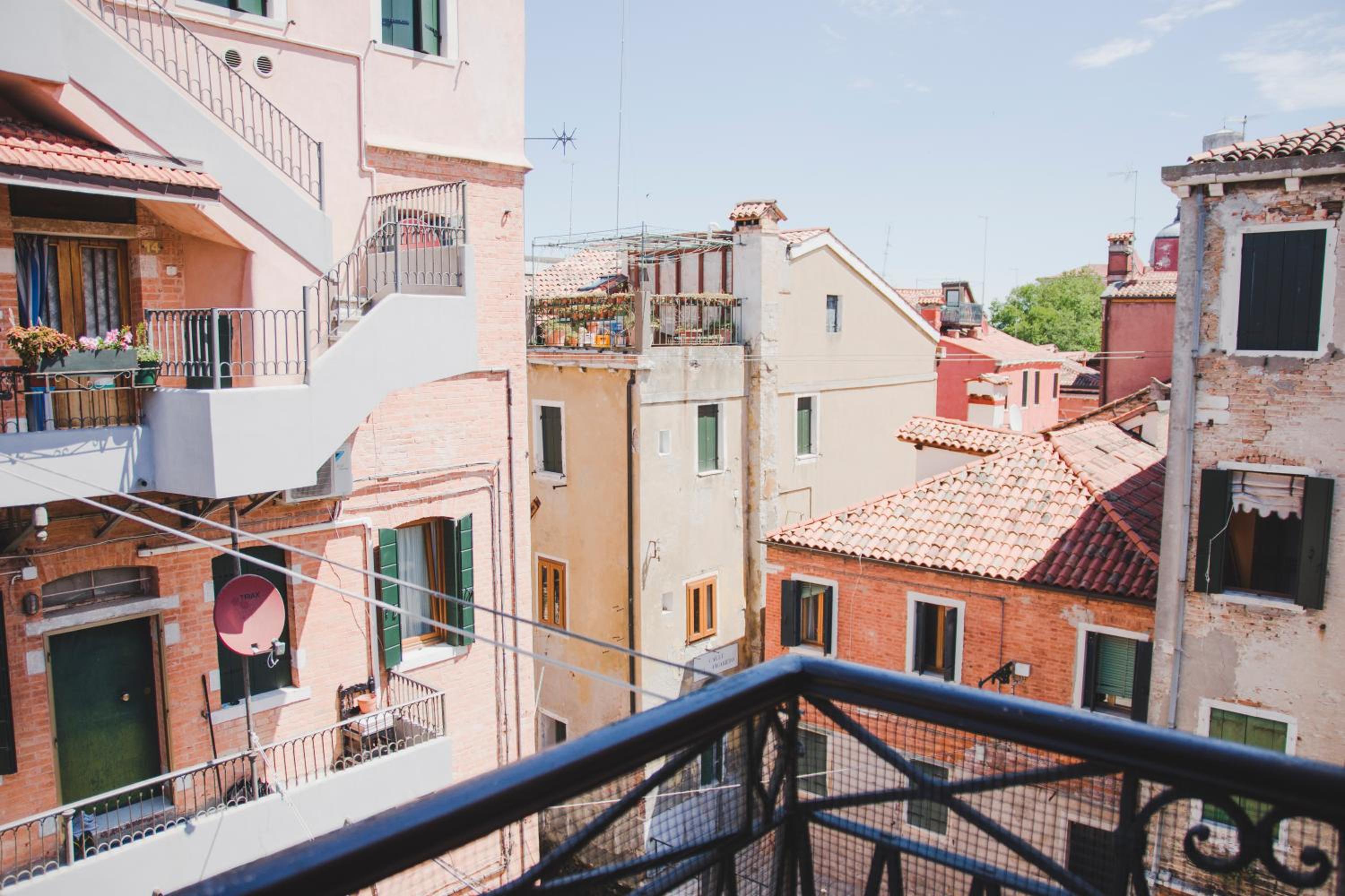 Ca Giardini Apartments in Biennale by Bricola Apartments