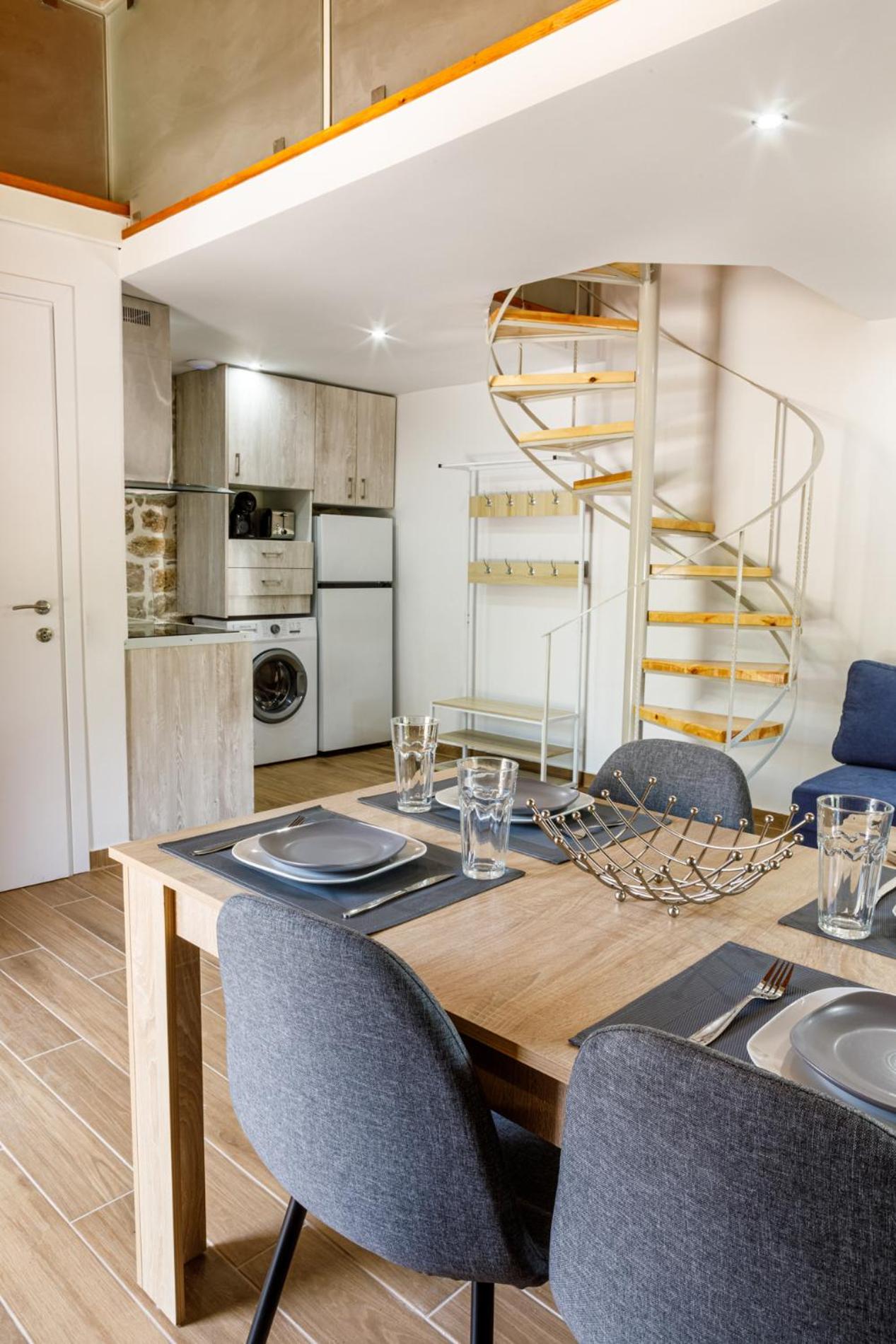 ADRIAN'S LUXURY APARTMENTS 2 view 4