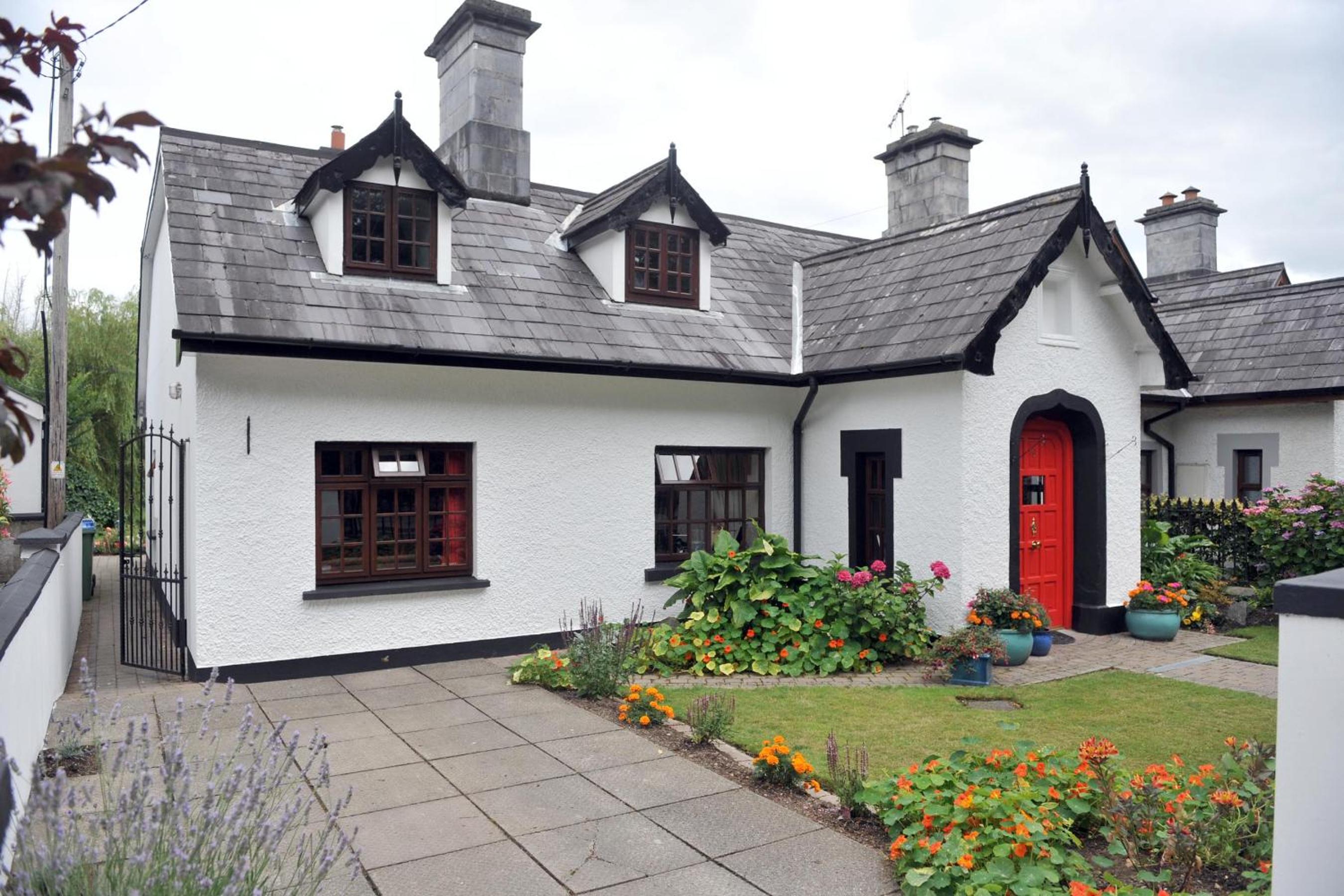 Ivy Cottage Steps from Killarney National Park view 2