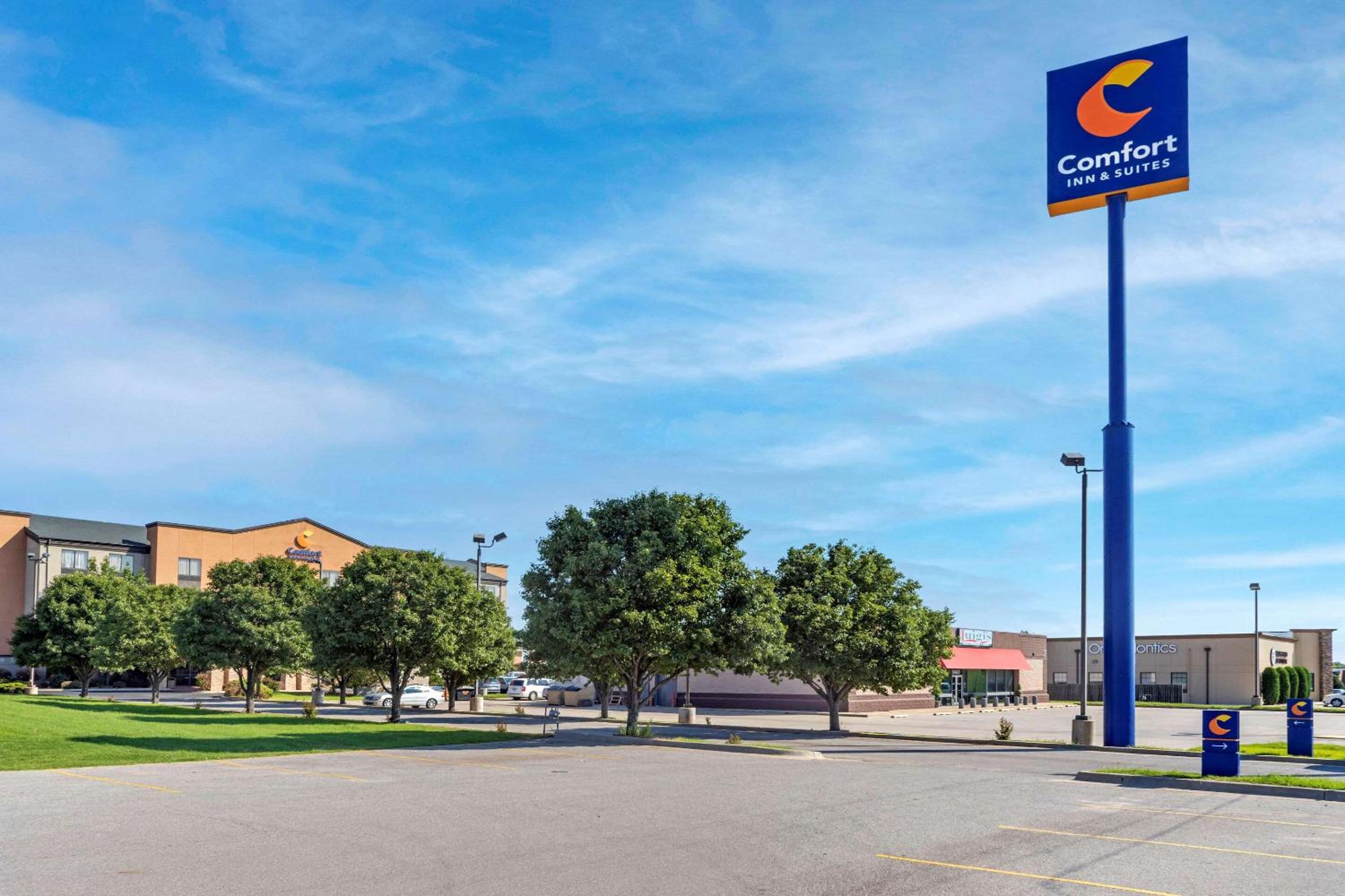 Holiday Inn Express & Suites Weatherford by IHG view 2