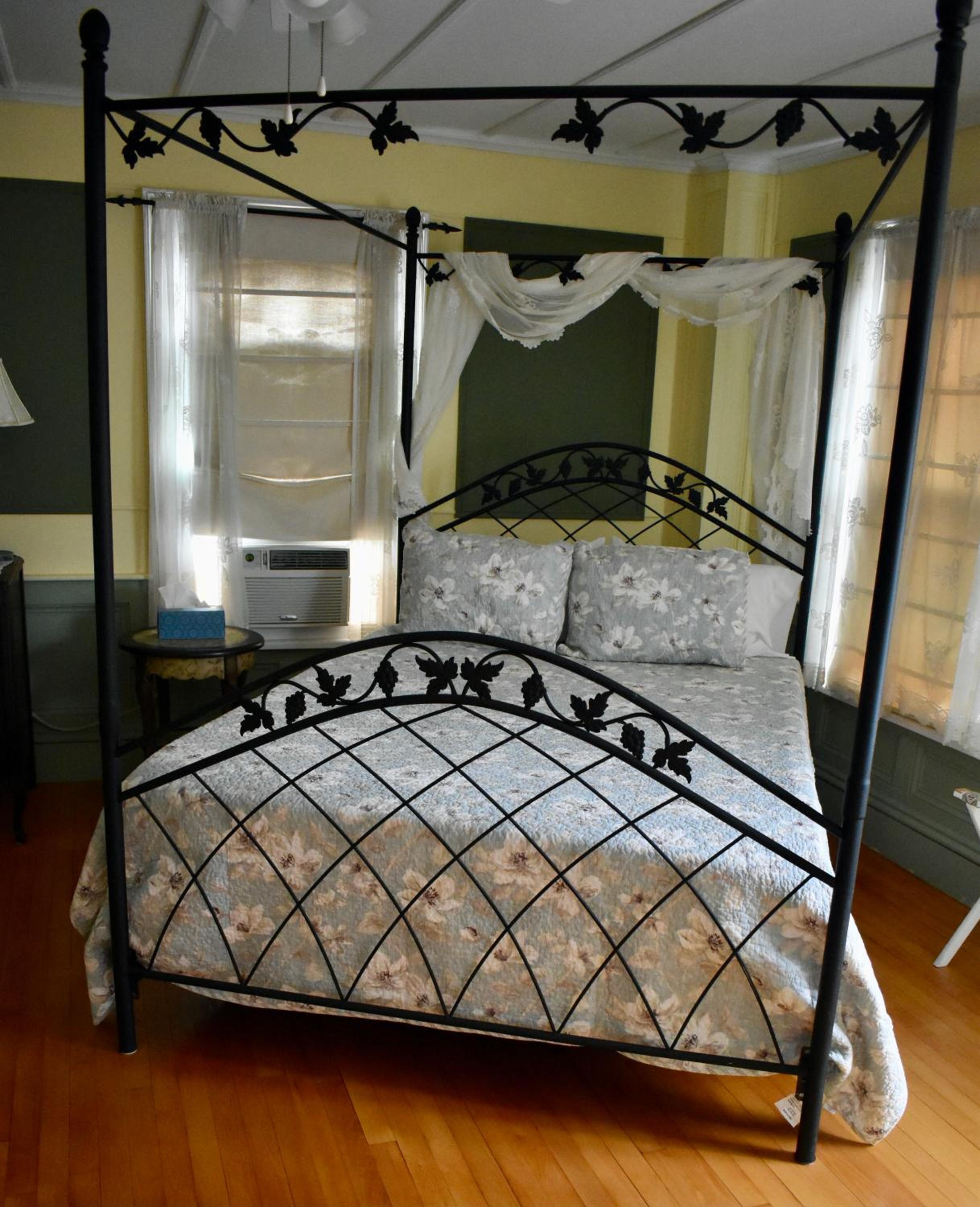 Harbour House Inn B&B