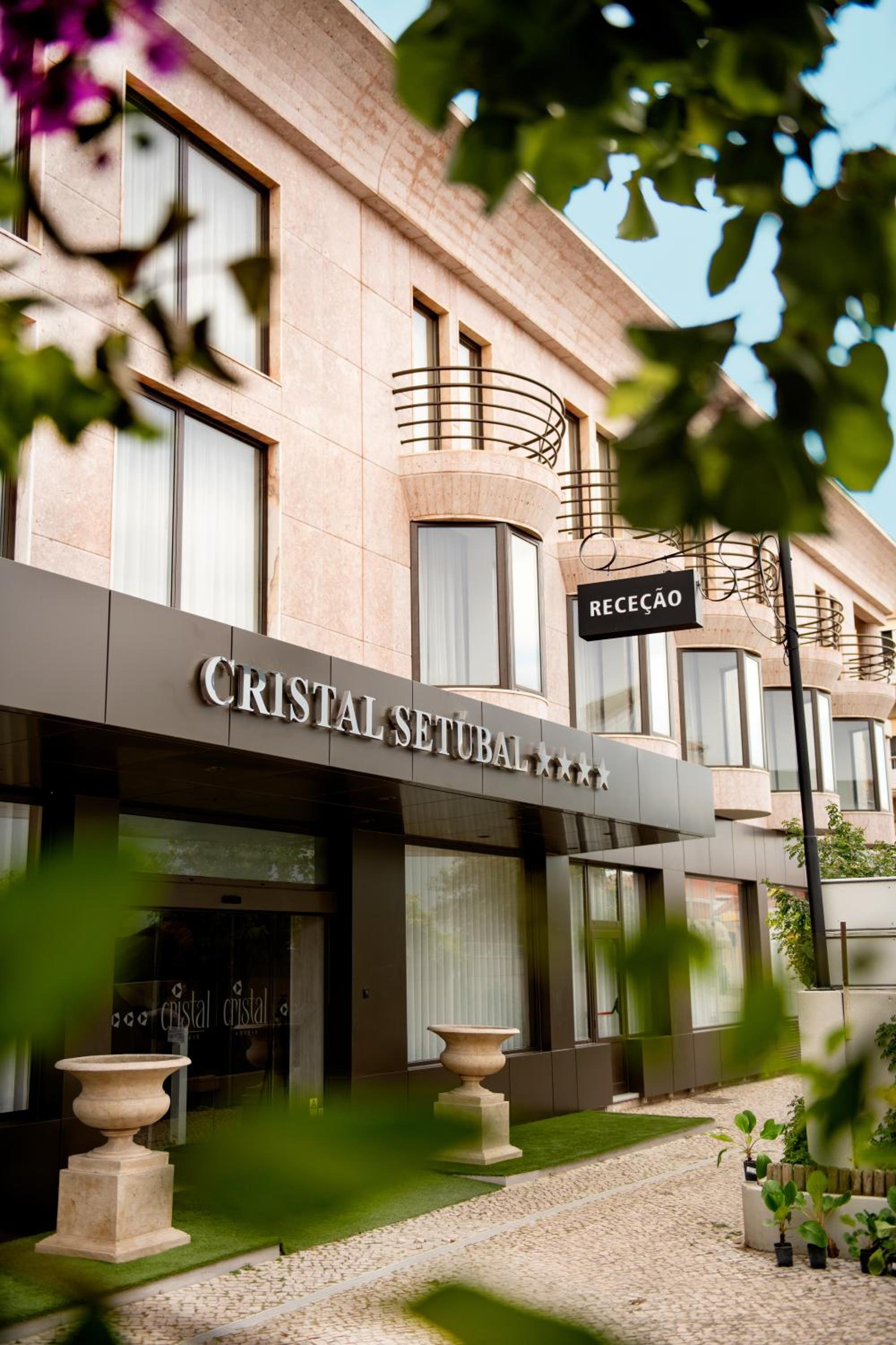 Hotel Cristal Setúbal - Image 1
