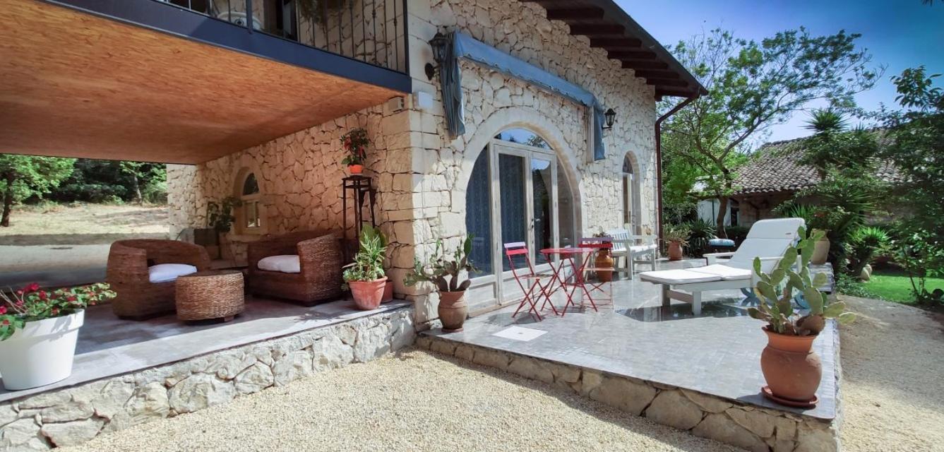 Villa Neli, Palazzolo Acreide, Siracusa, Hot Tub, Wi-Fi & Parking view 4