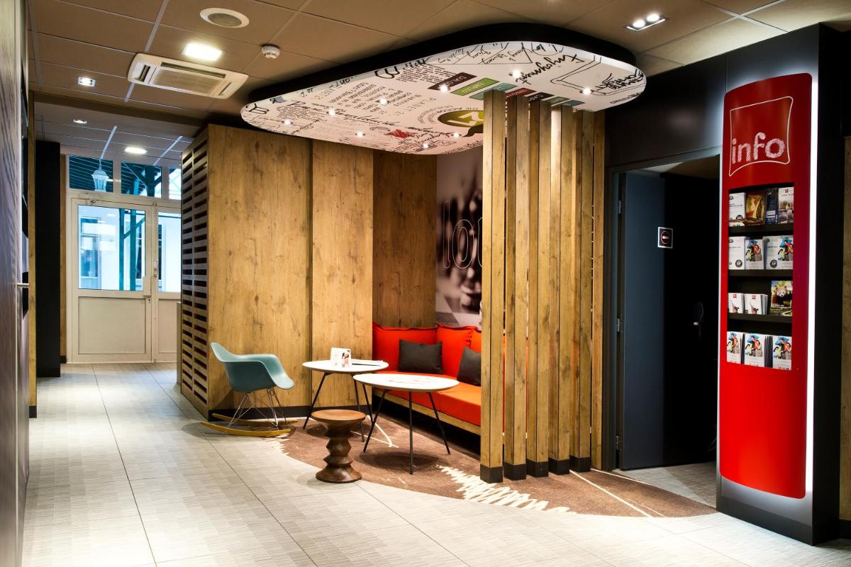 hotel reception