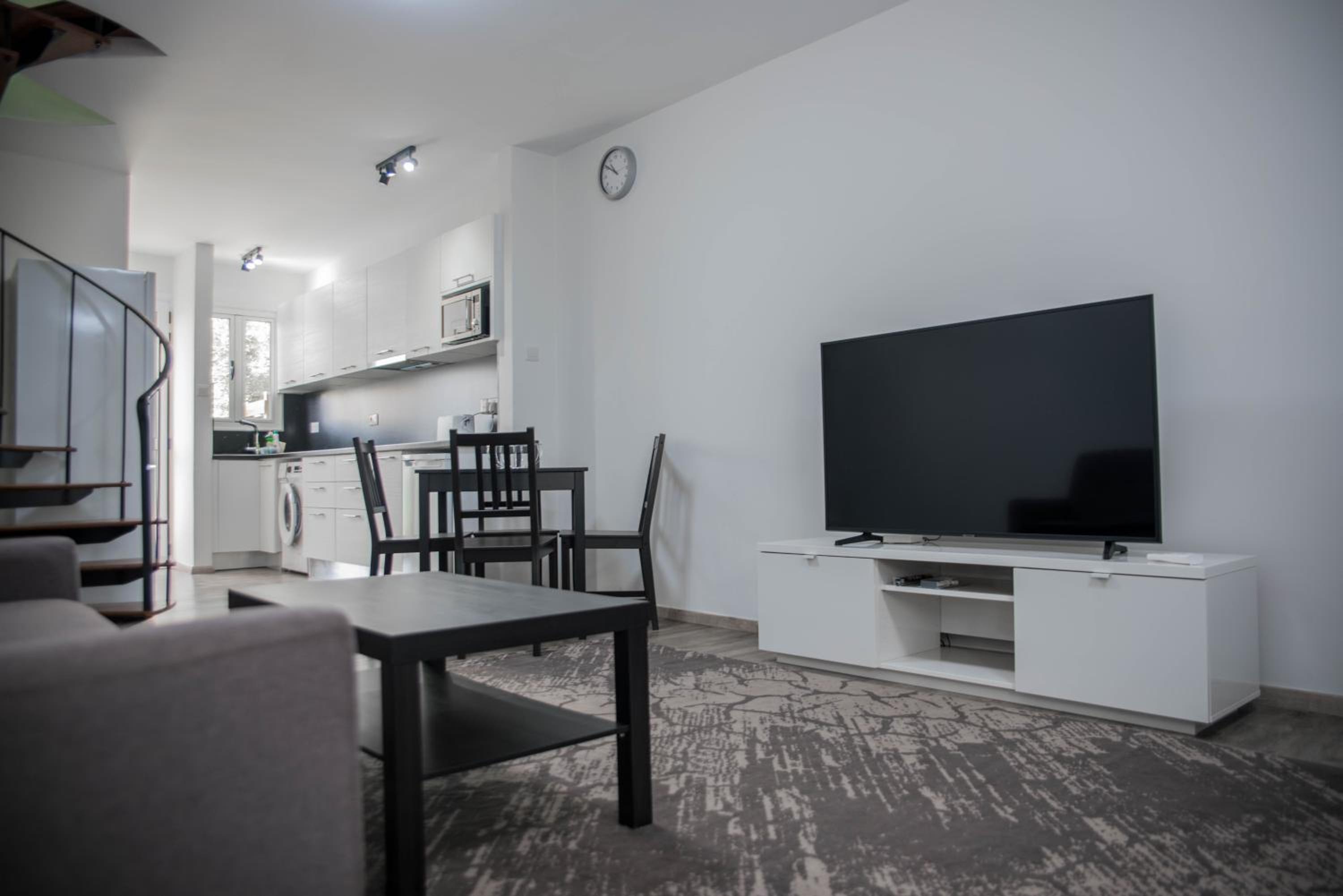 Amazing Maisonette next to harbour of Paphos CY view 4