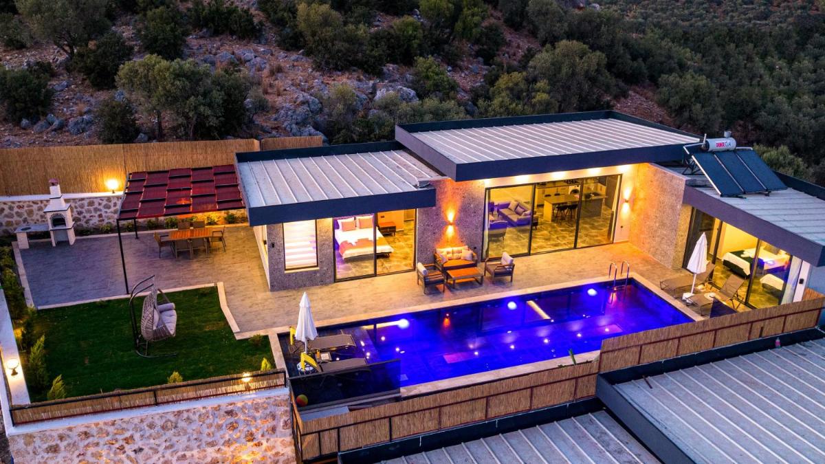 Sare - 2 Bedroom Holiday Villa with jacuzzi in Kalkan view 3