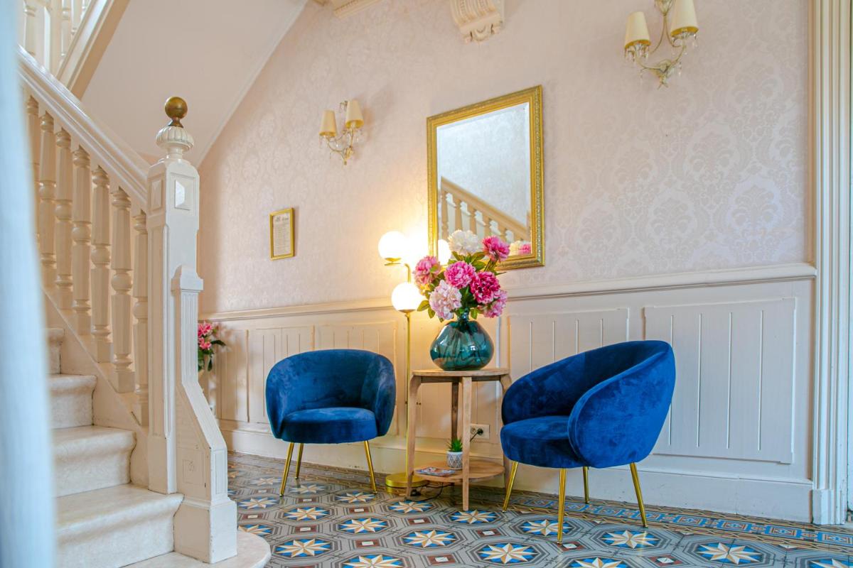 hotel reception