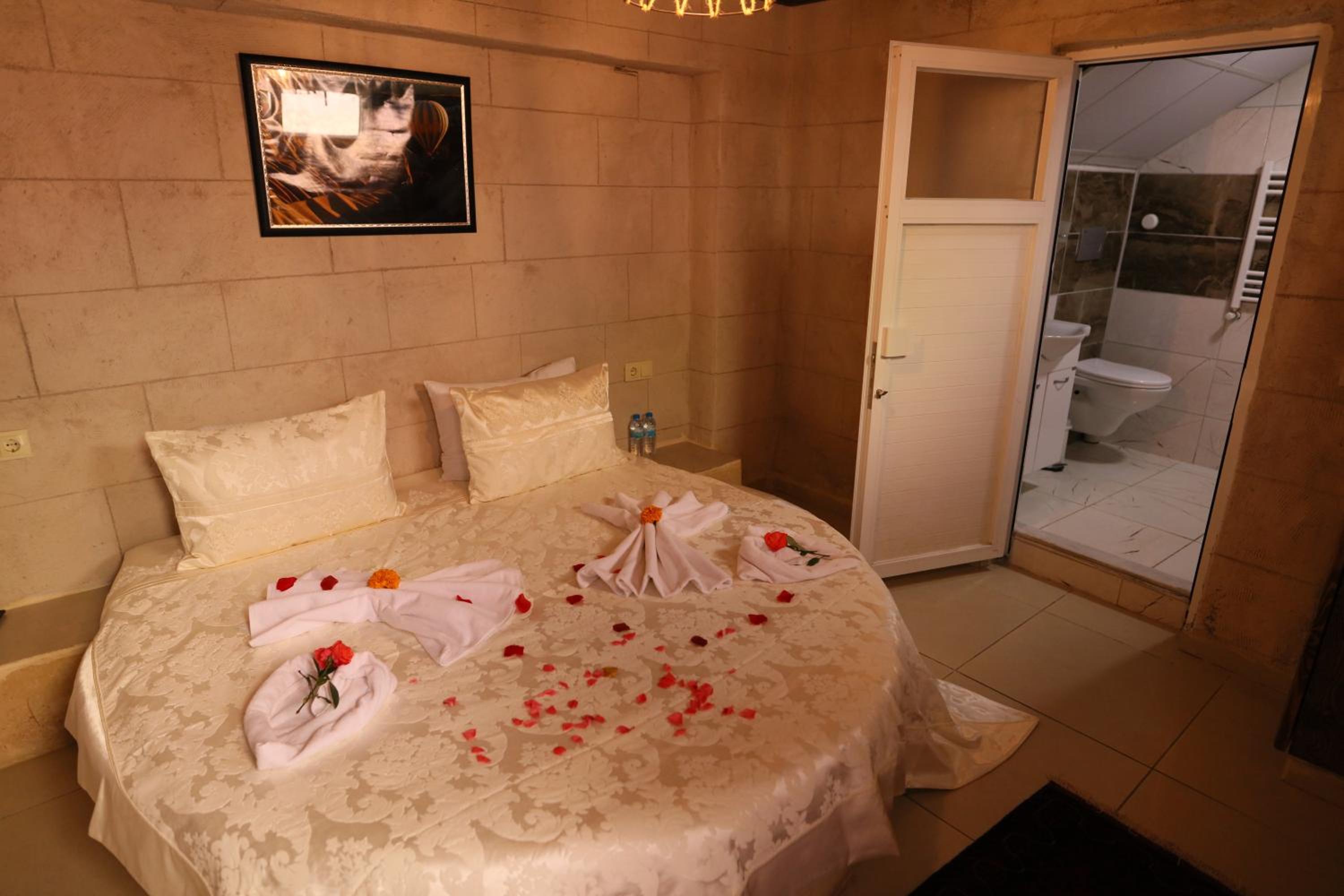 Epoch Stone House - Image 5