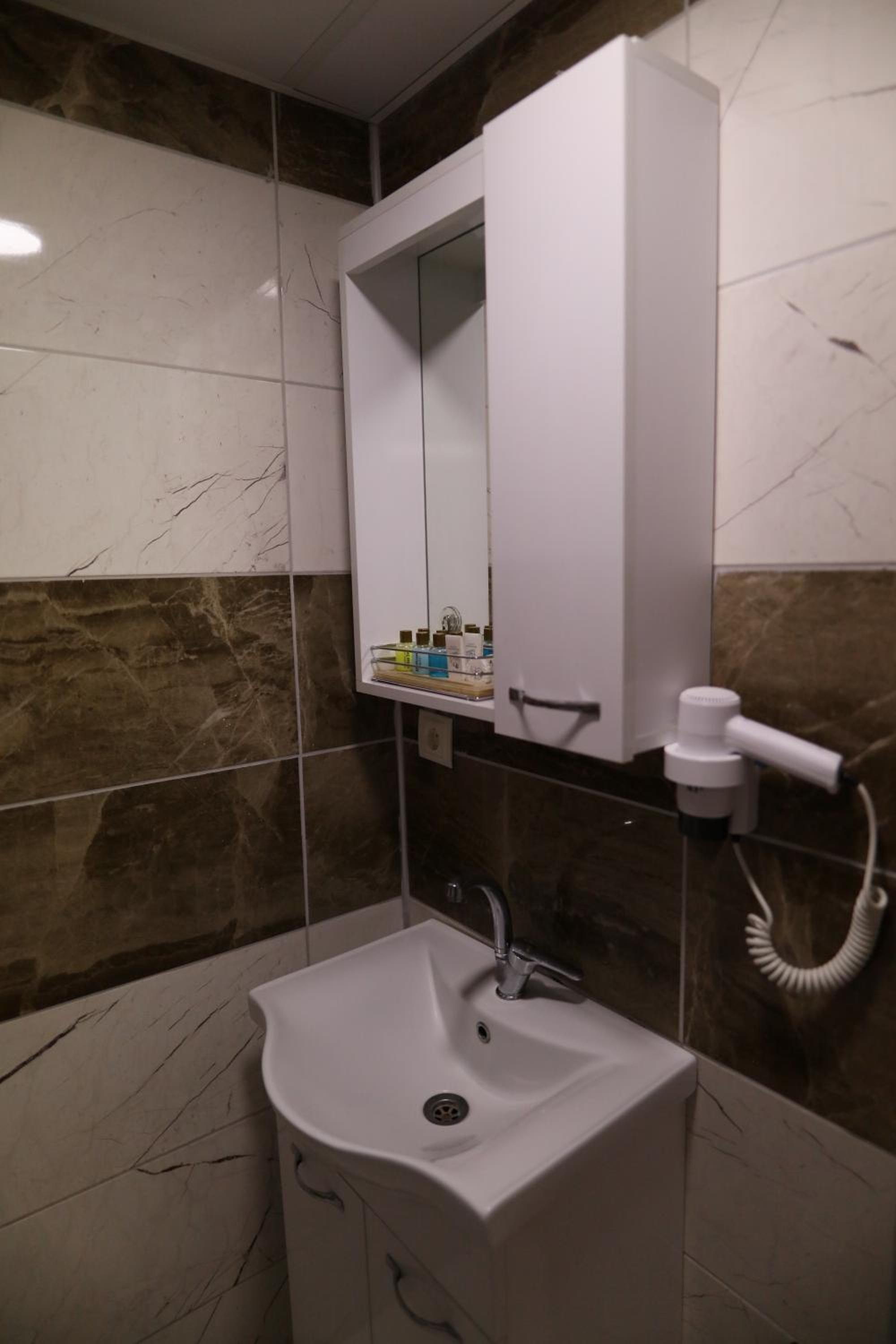 Epoch Stone House - Image 13