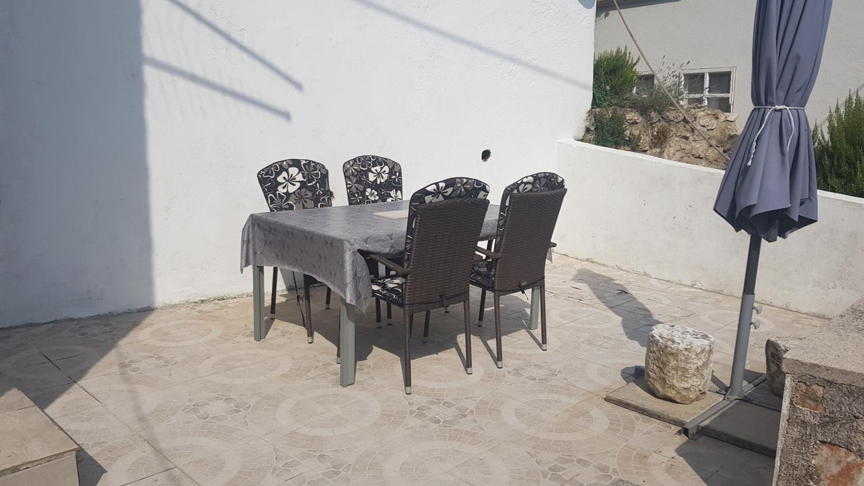 Stone house apartment in Zlarin centre view 3